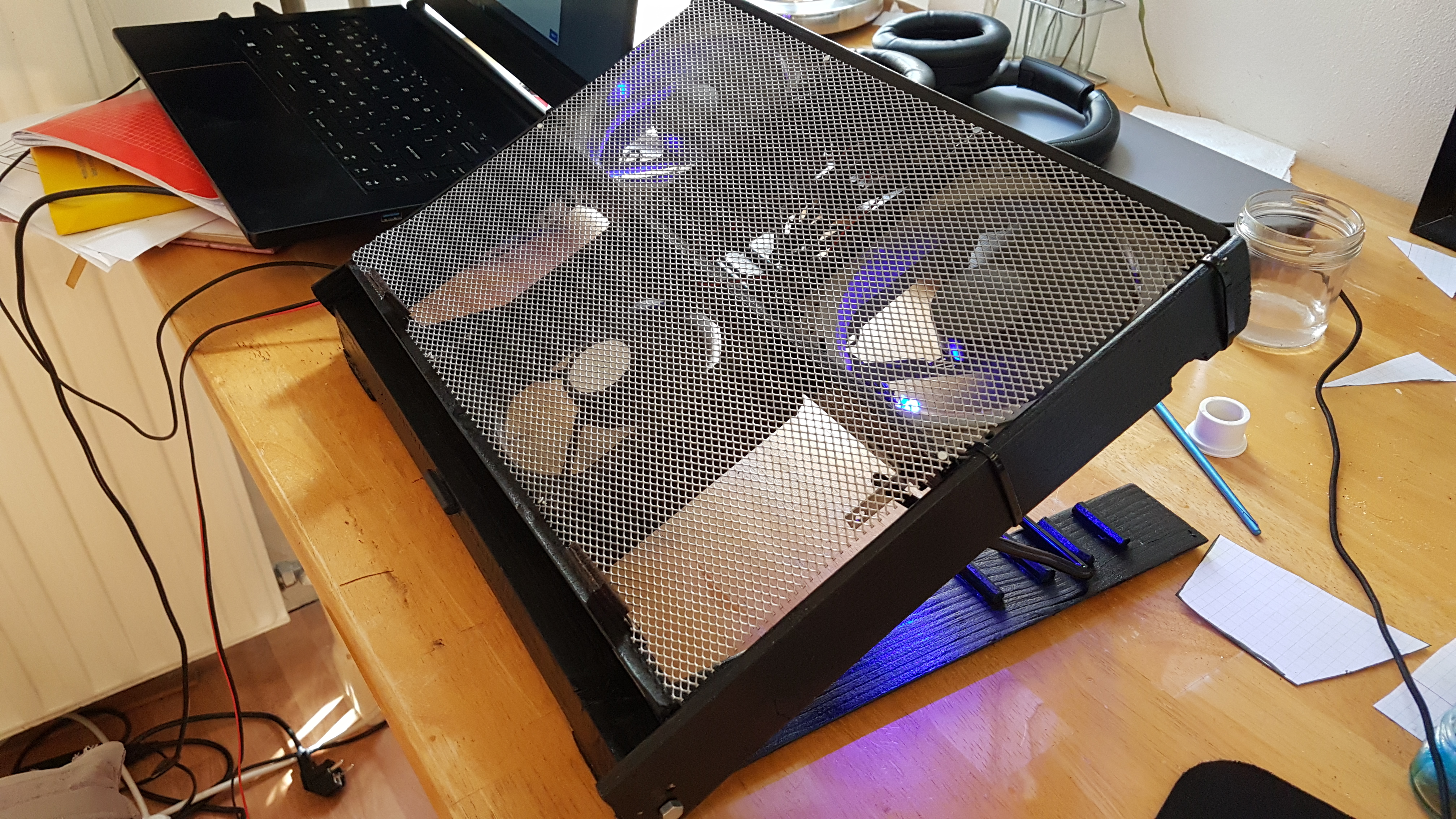 DIY Laptop cooling stand build laptops