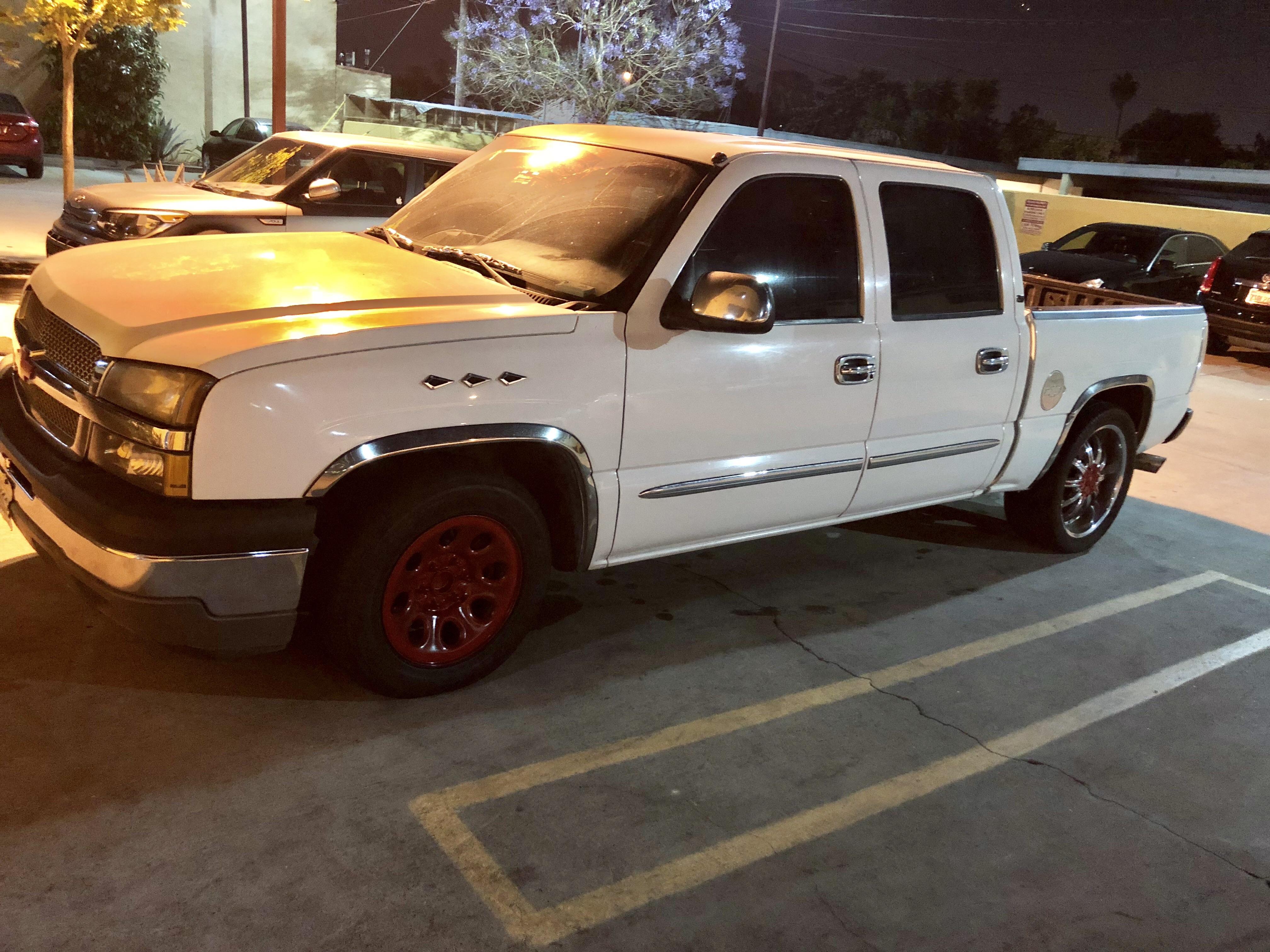 Spray paint one rim so that they kind of match? : r/Shitty_Car_Mods