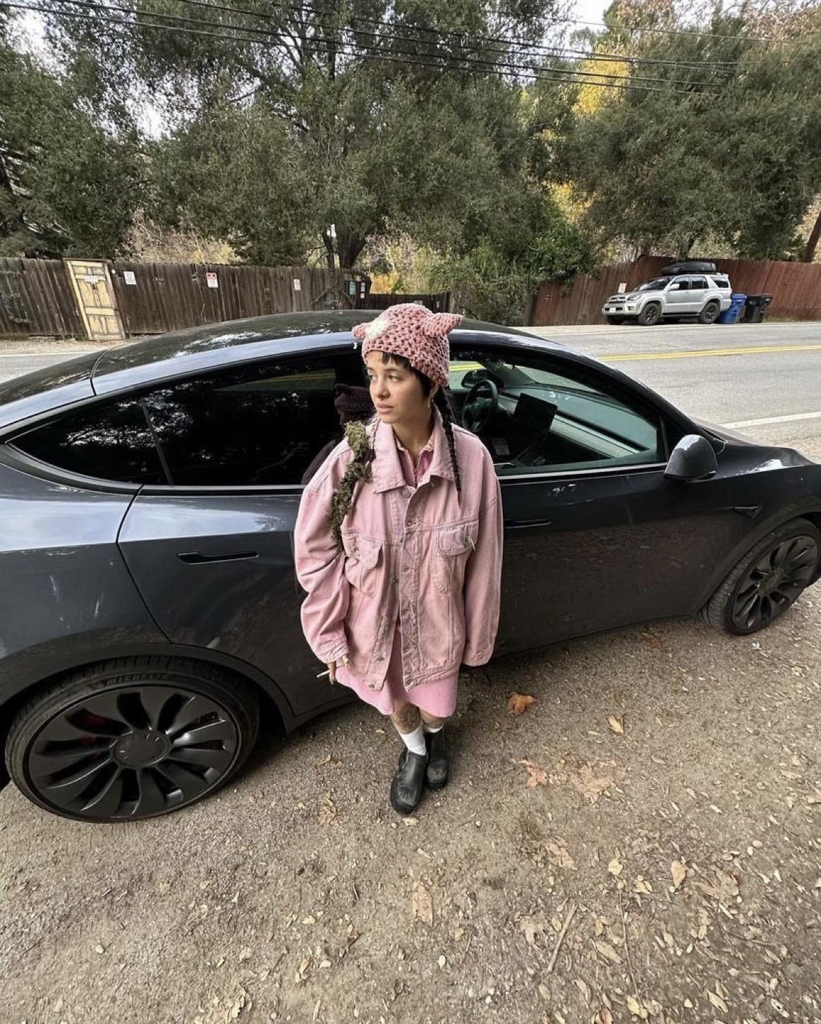 Melanie in her boyfriends recent instagram post 🤍 r/MelanieMartinez