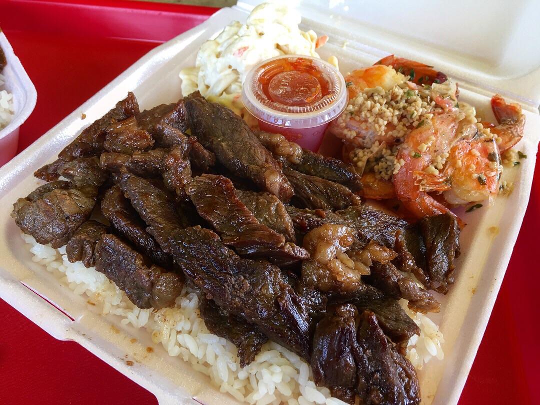 Kalbi (beef short ribs) and garlic shrimp plate (a Hawaiian staple) r