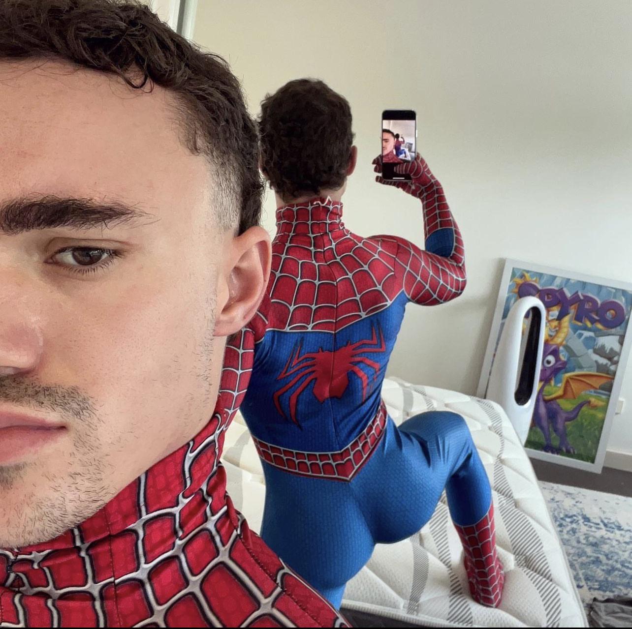 Spider-Man bubble butt : PublicMaleBubbleButts