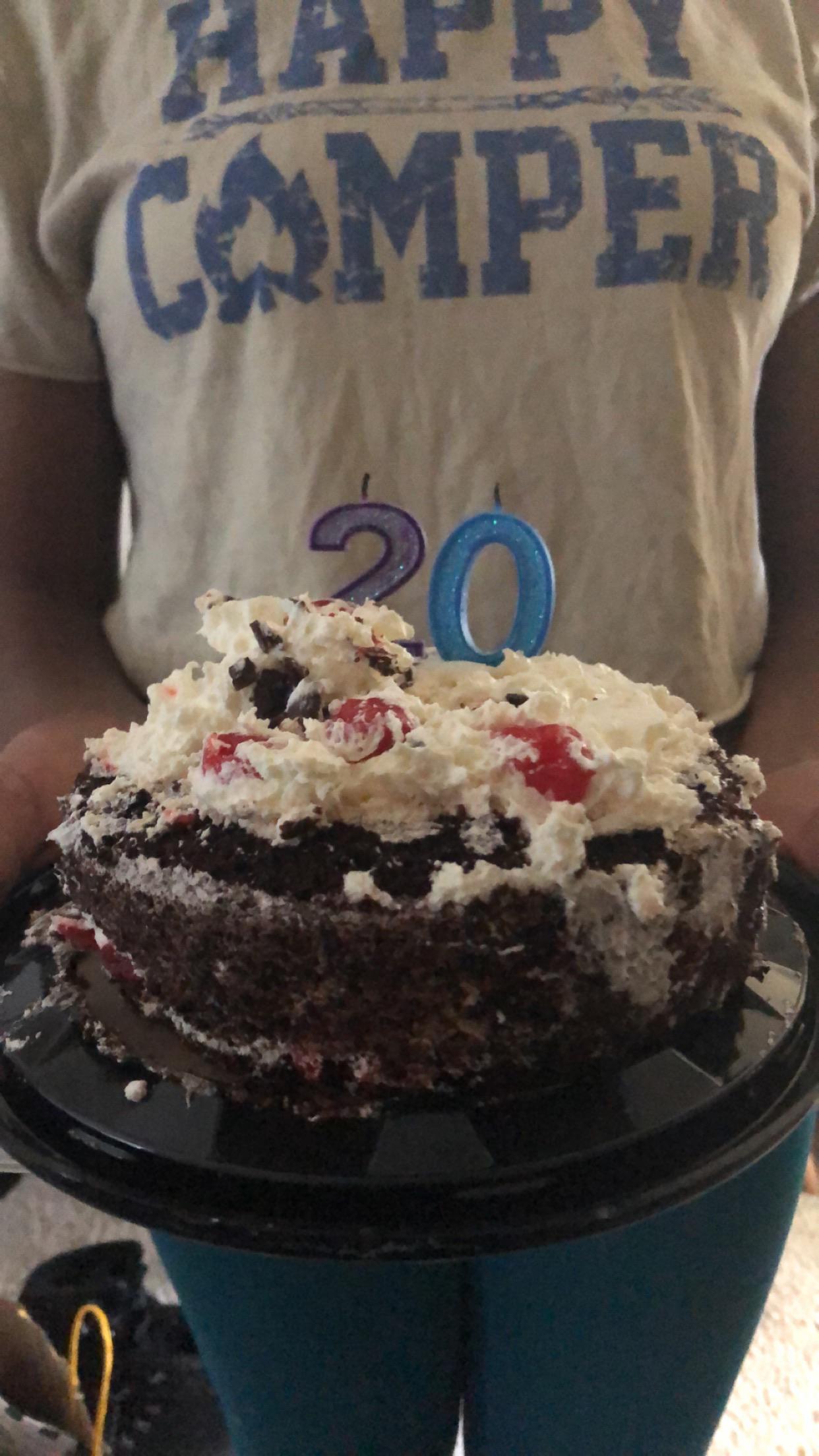 Dropped the birthday cake on the way home r/Wellthatsucks