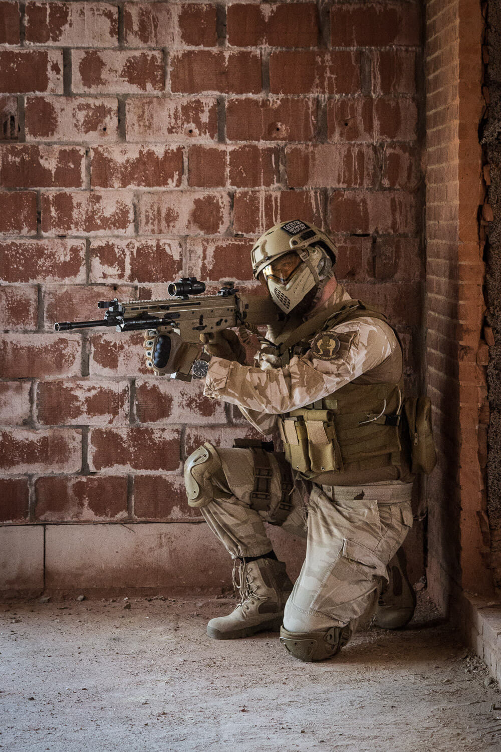 Desert camo complete (actionshot) r/airsoft