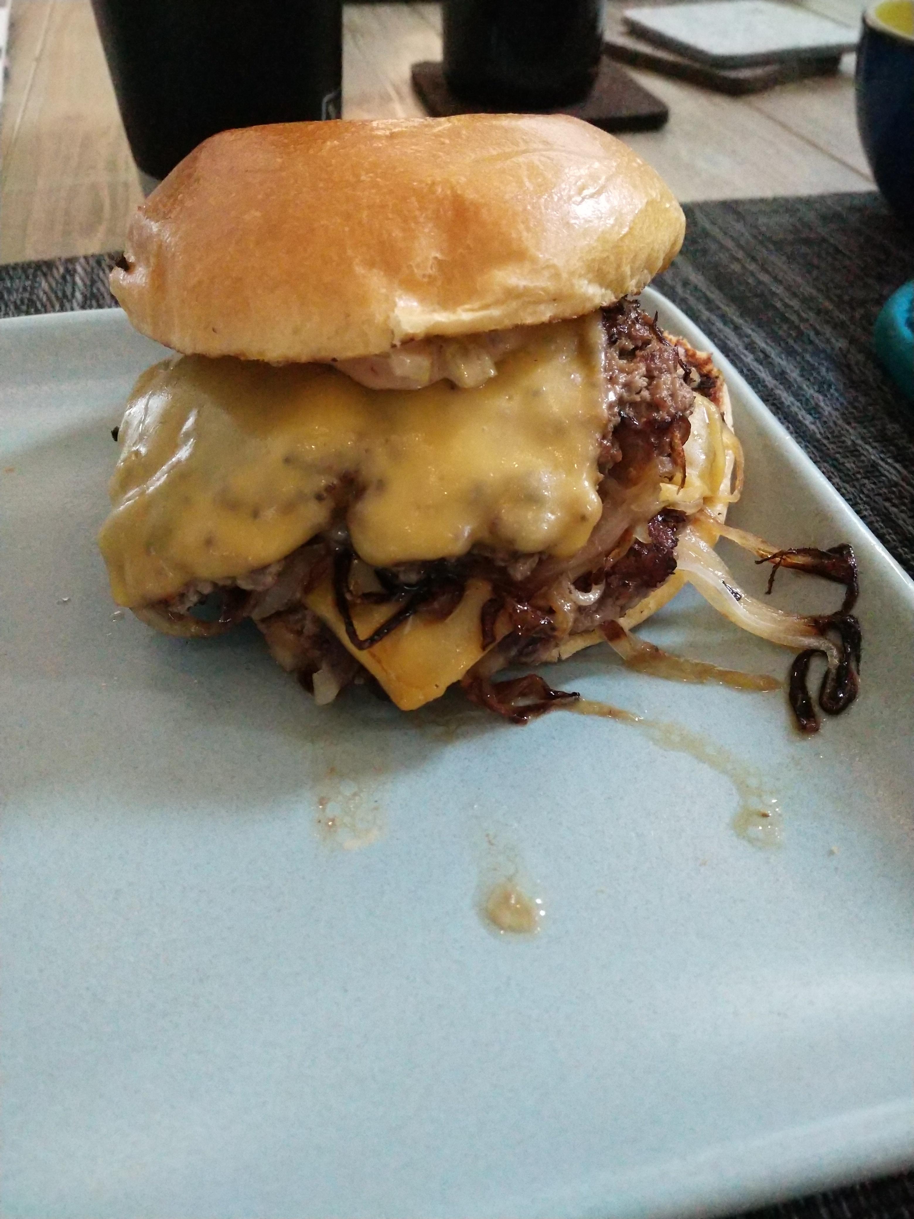 [Homemade] Fried onion burger r/food