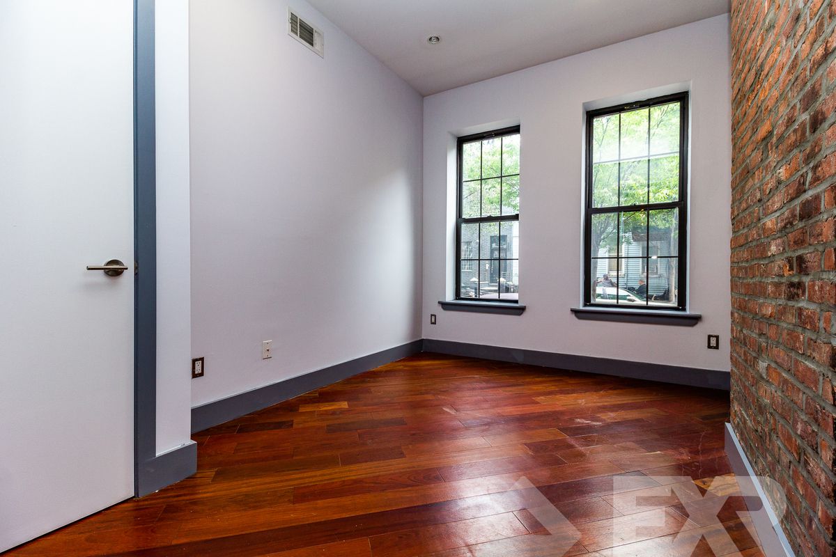 [Looking For] roomate to split huge bushwick duplex, you get huge