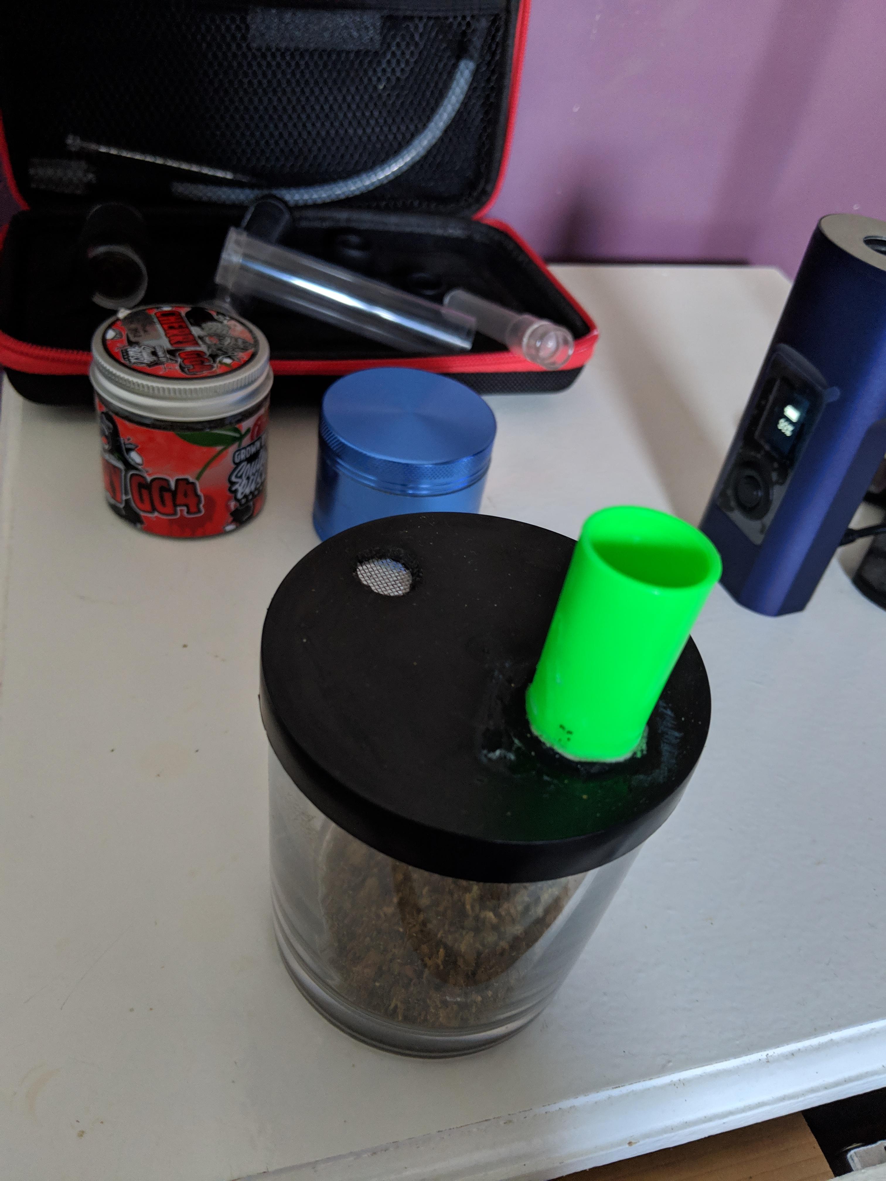 Diy vape spitoon (device for unloading your vape stems, without getting