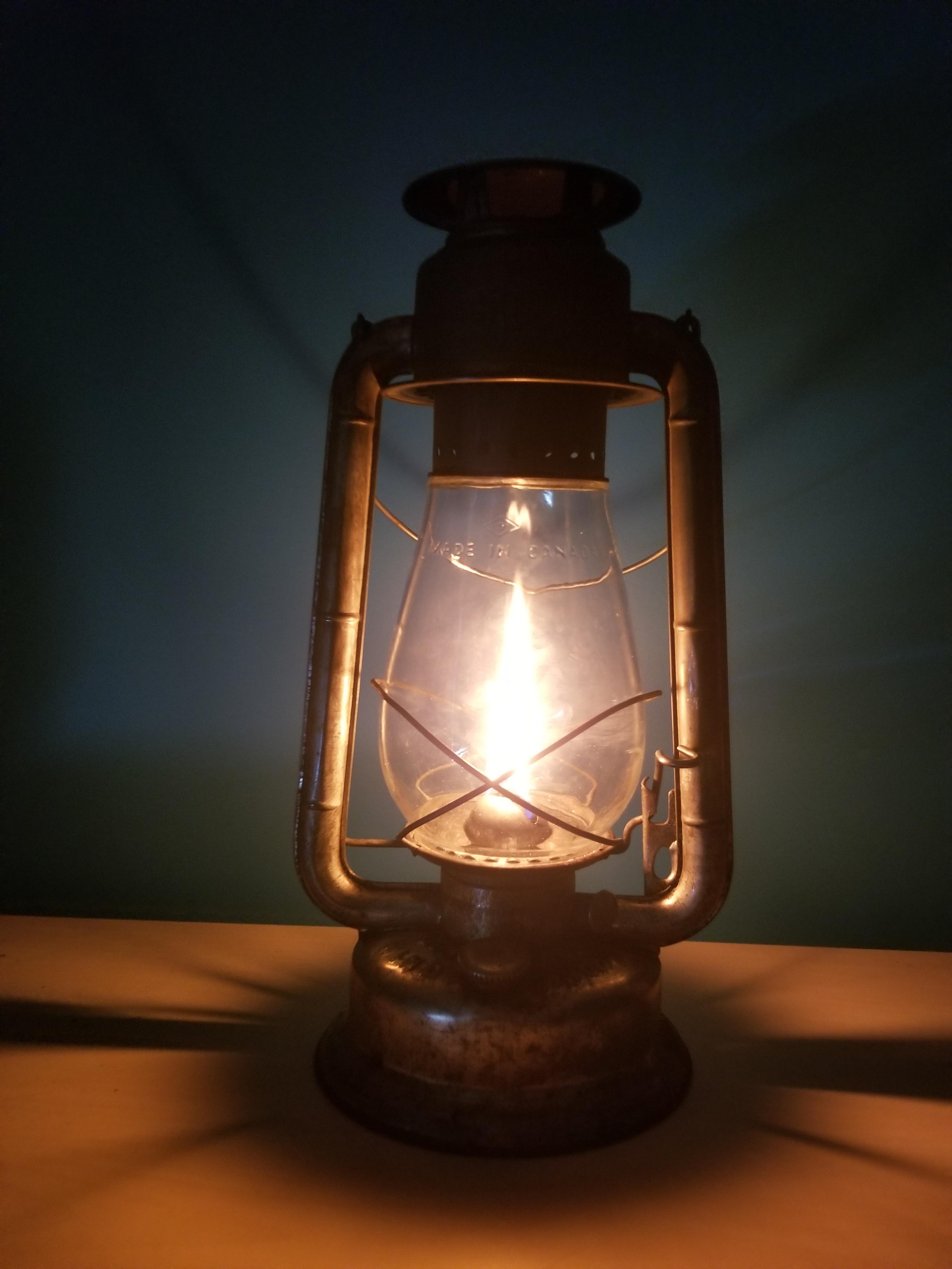 Beacon coal oiled "windproof" barn Lantern r/flashlight