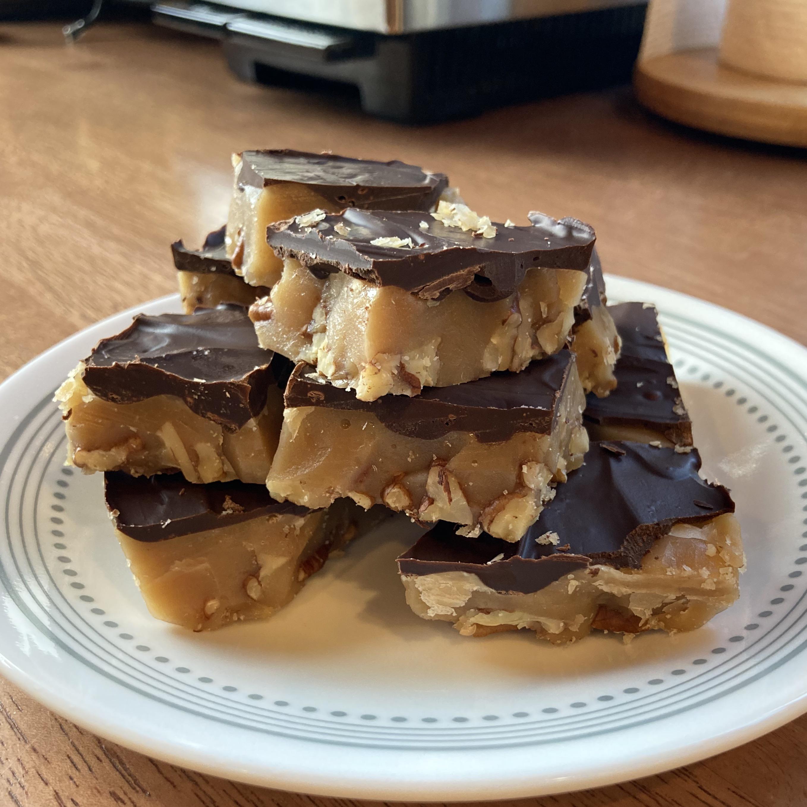 [homemade] Butter Toffee with Chocolate and Pecans r/food