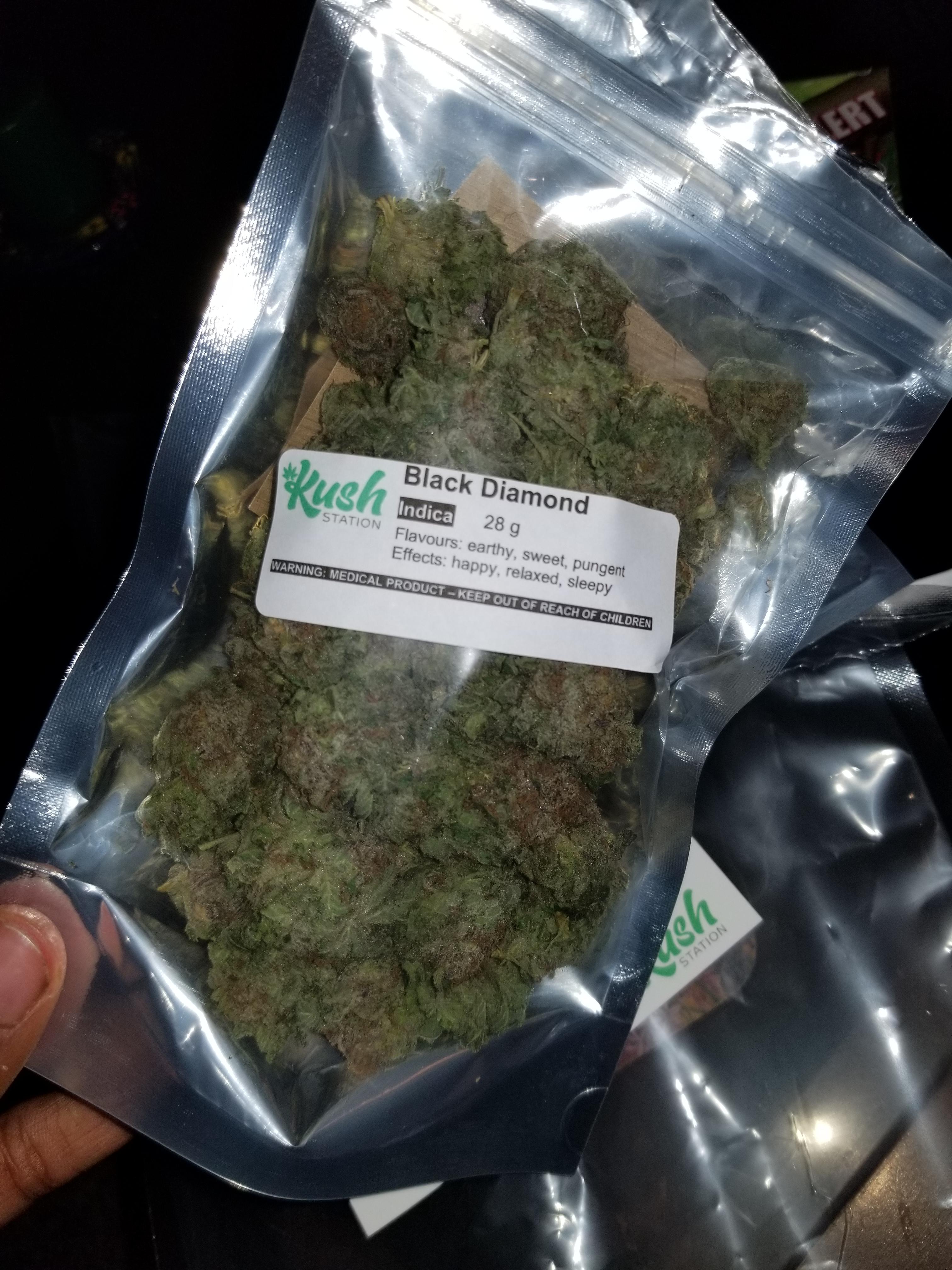 Black Diamond Kush Station (October 2019) r/MOMpics