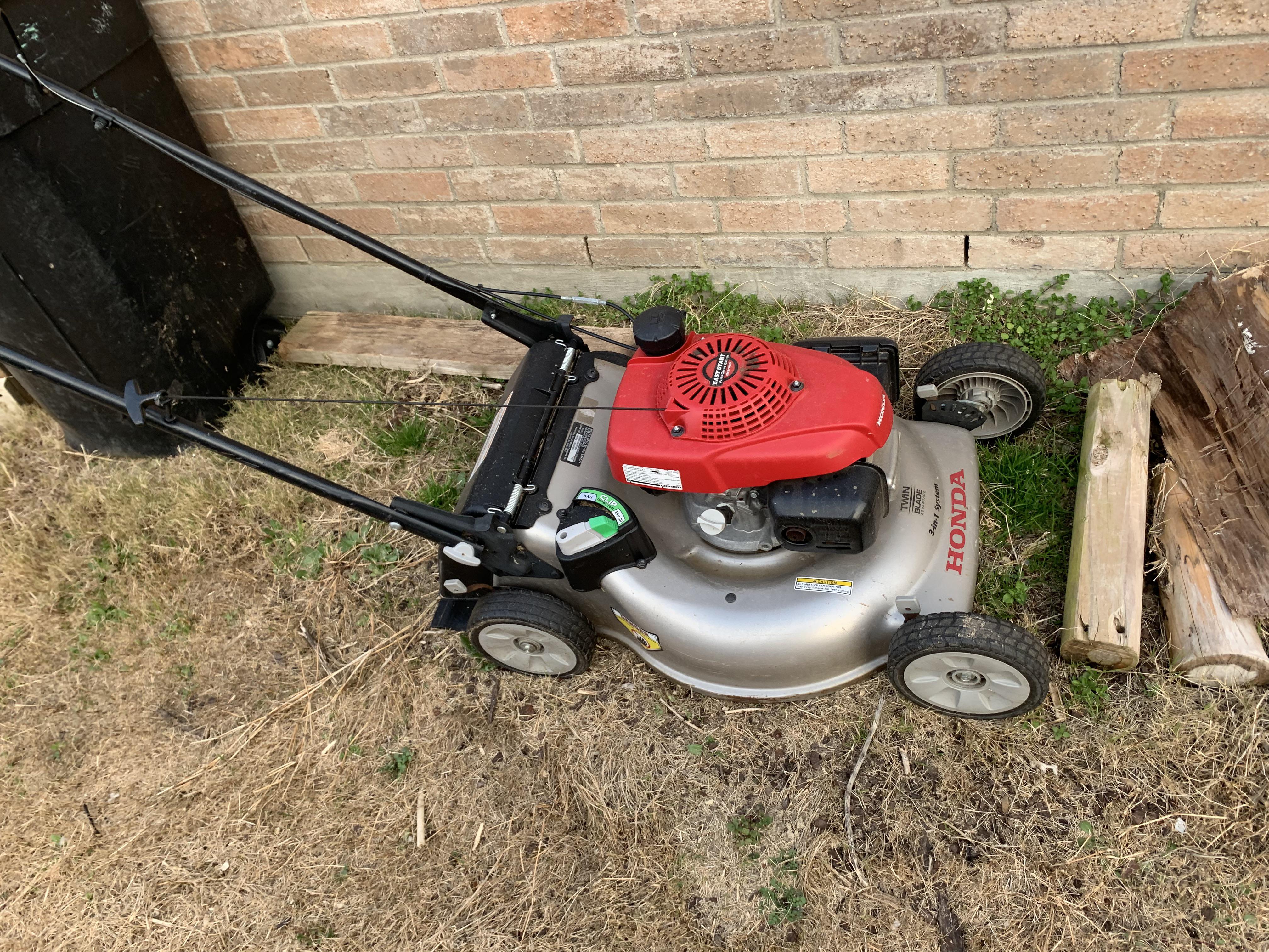 Honda lawnmowers. This is my second one. The first one I bought in 2005