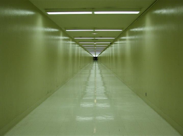 Hallway I found in level 4 backrooms