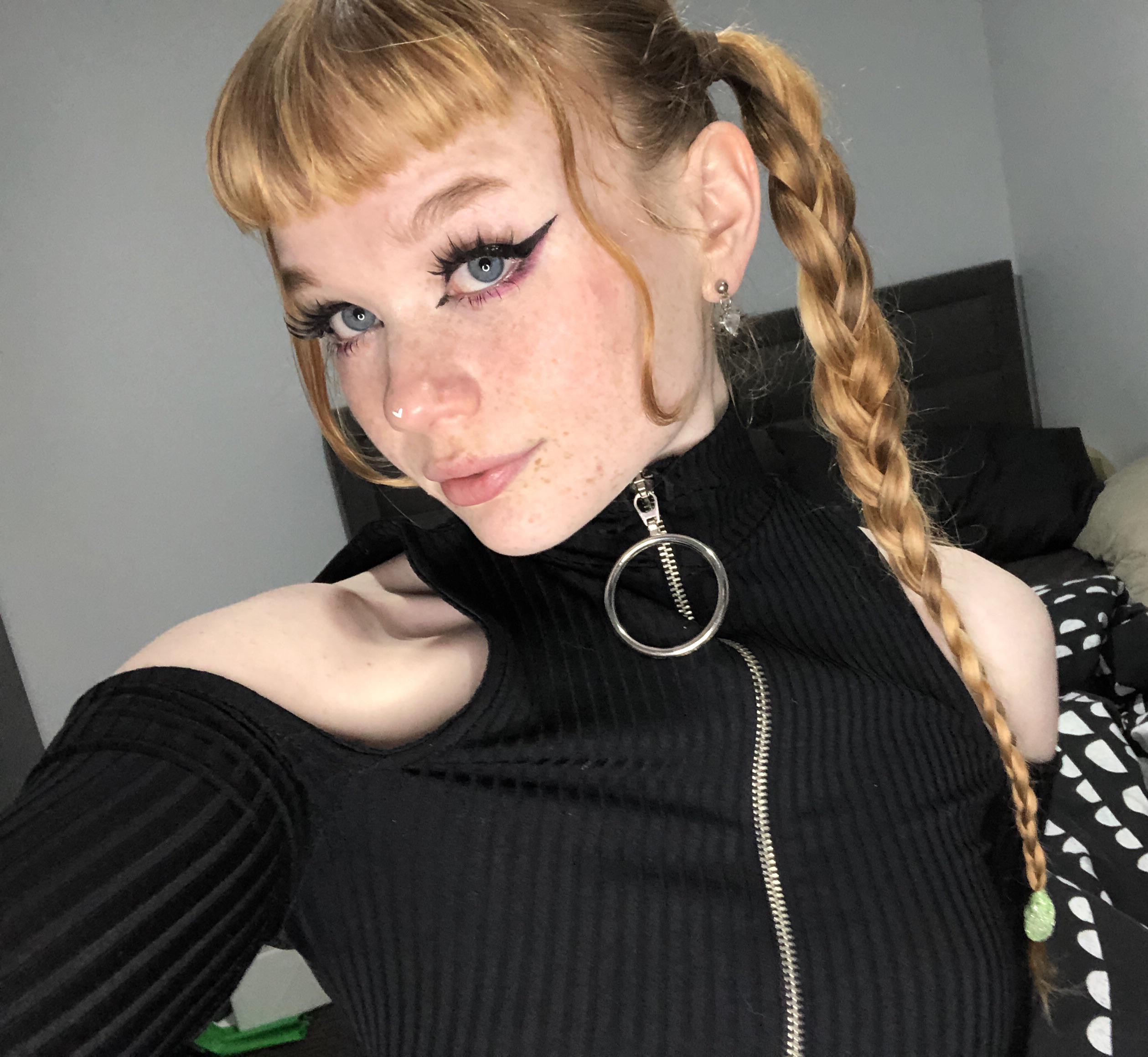 23f little braids :3 : amihot