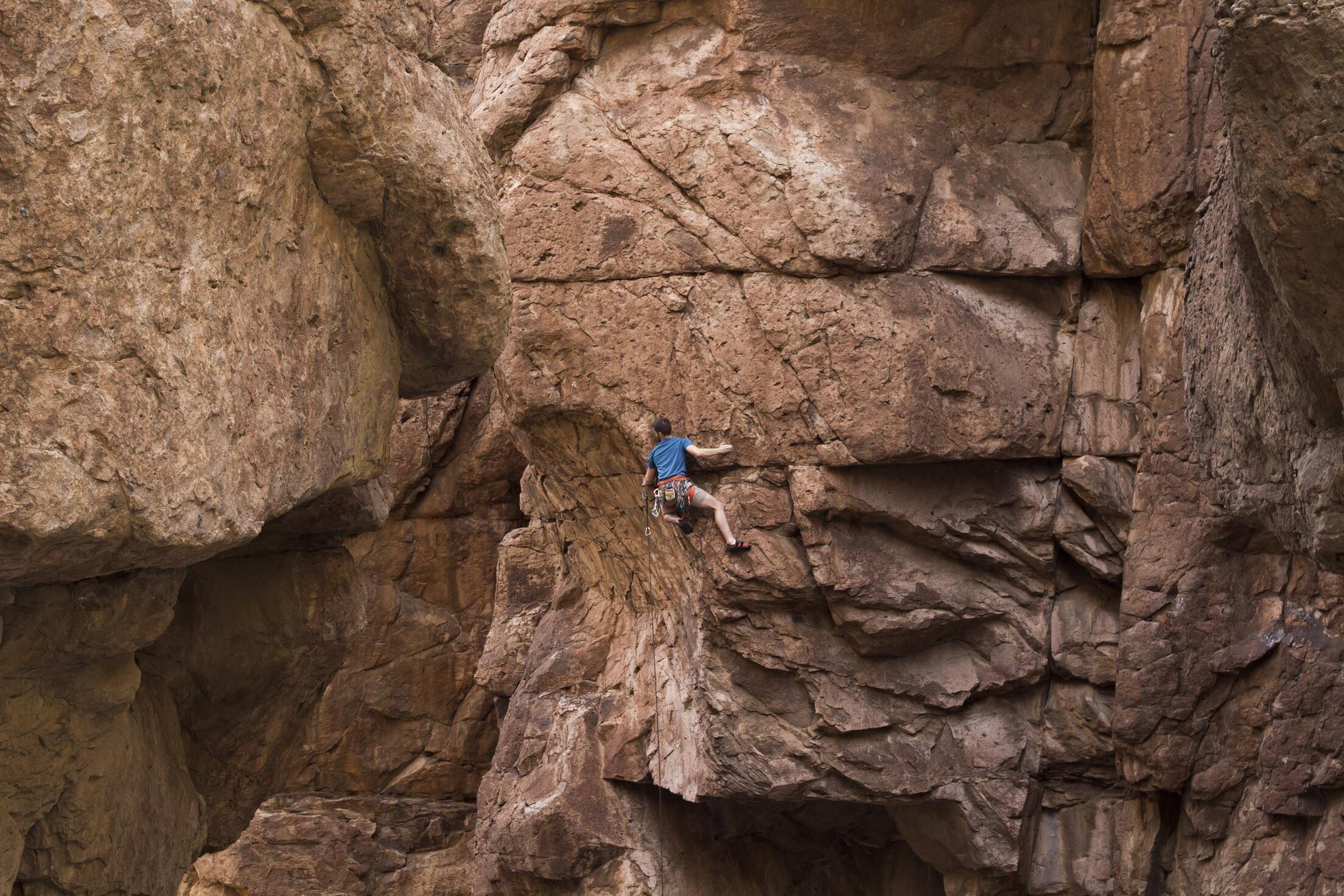 Sport climbing in Queen Creek Canyon, Arizona. r/climbing