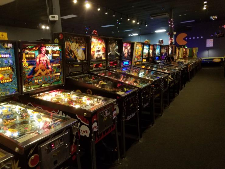 Pinball Wizard in Pelham NH is the best cade I've ever been to. Lease