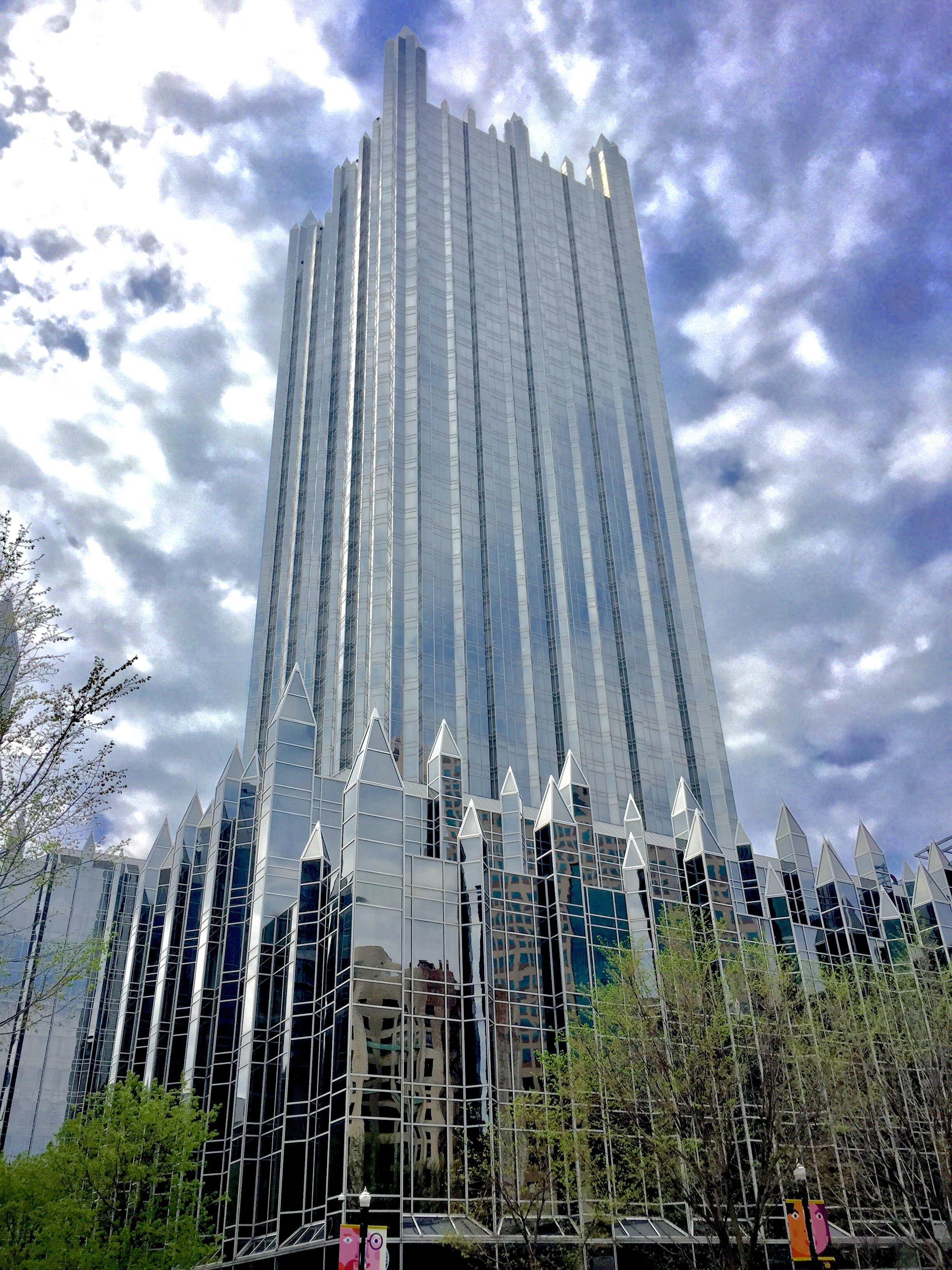 PPG Building (Pittsburgh Plate Glass Co.) Pittsburgh, PA Architect