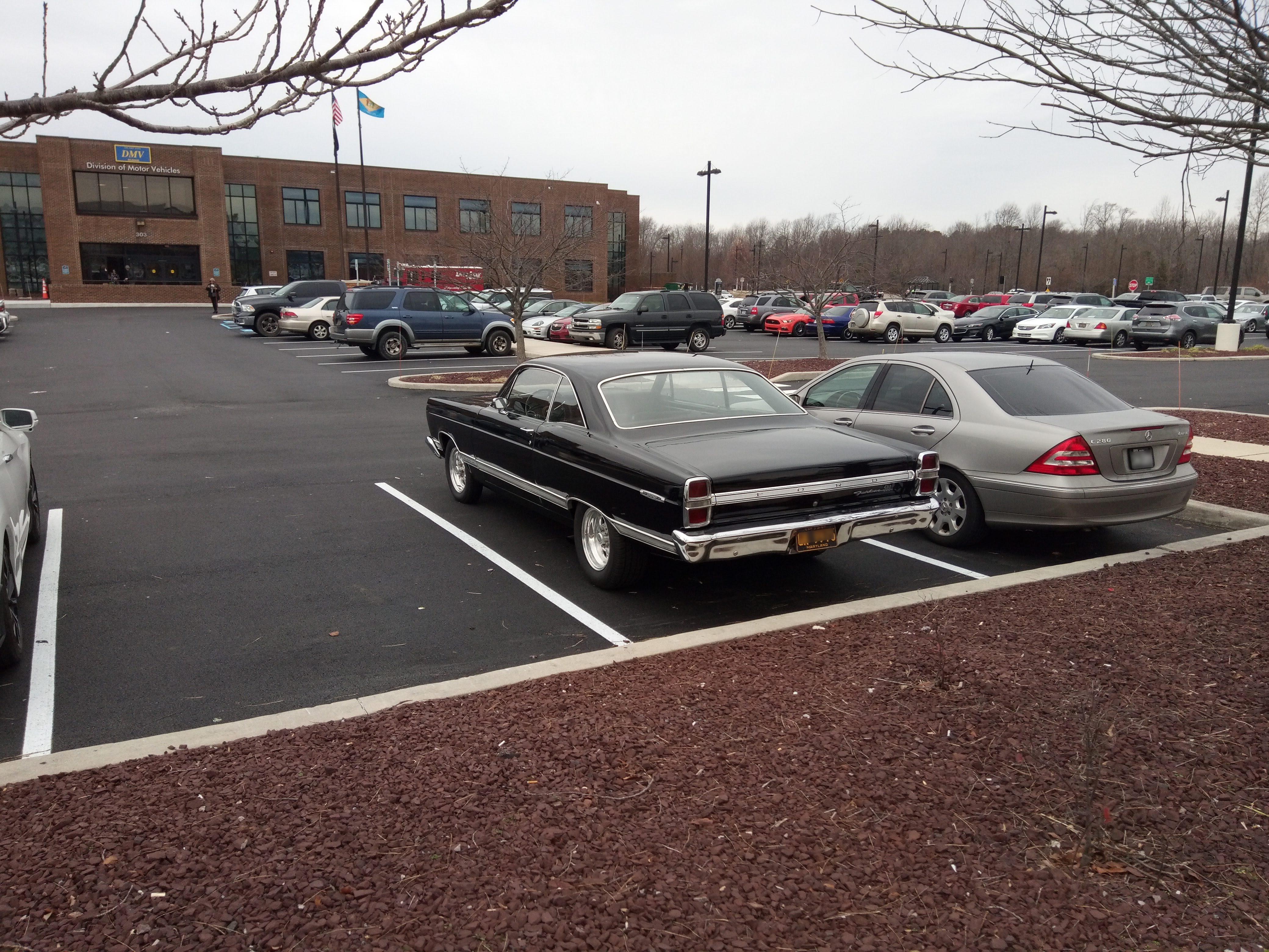 [Ford Fairlane] Spotted in the Dover DE DMV Parking Lot r/spotted