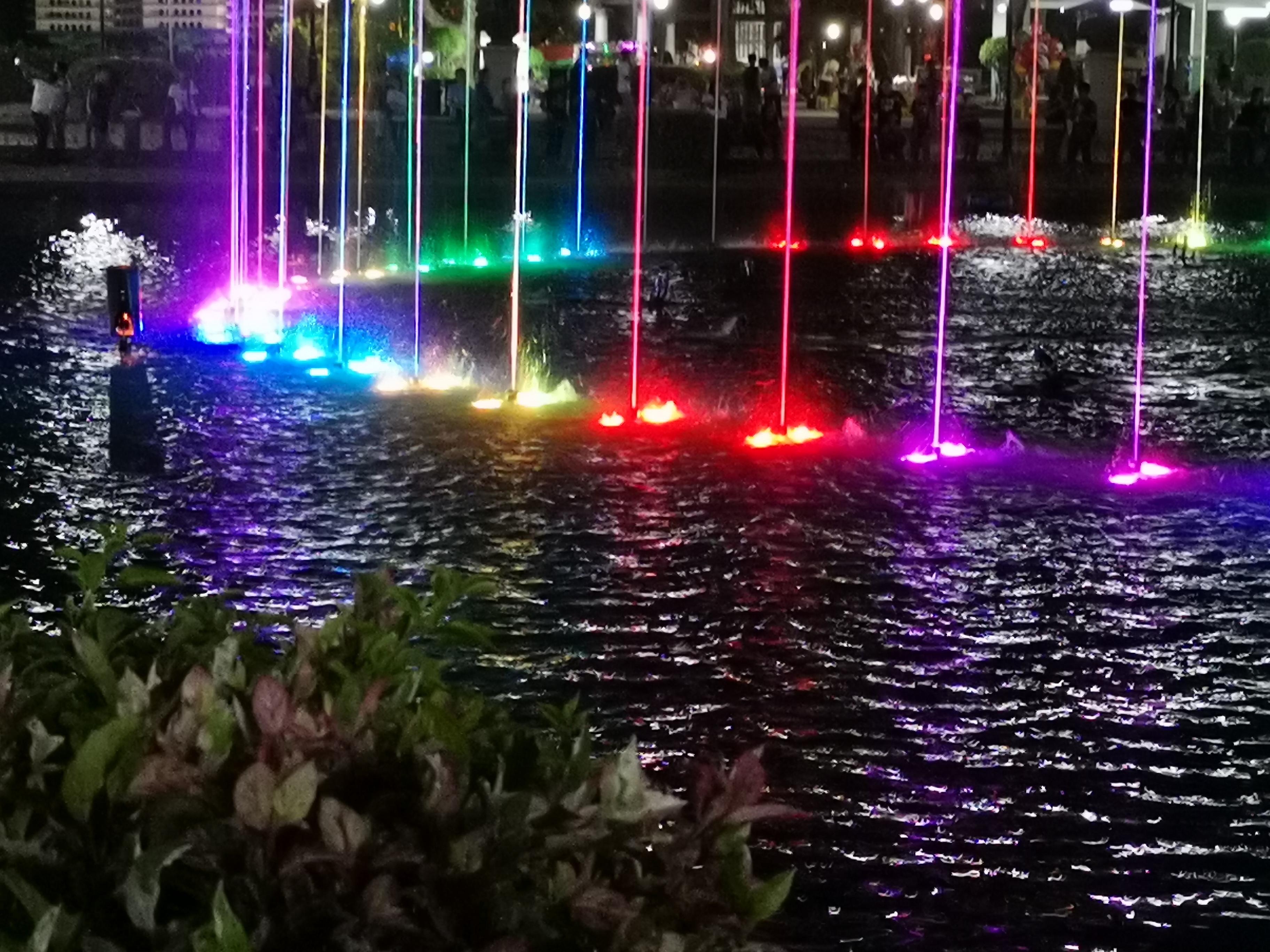 A colorful dancing fountain of Rizal Park. Manila, Philippines 🇵🇭 r