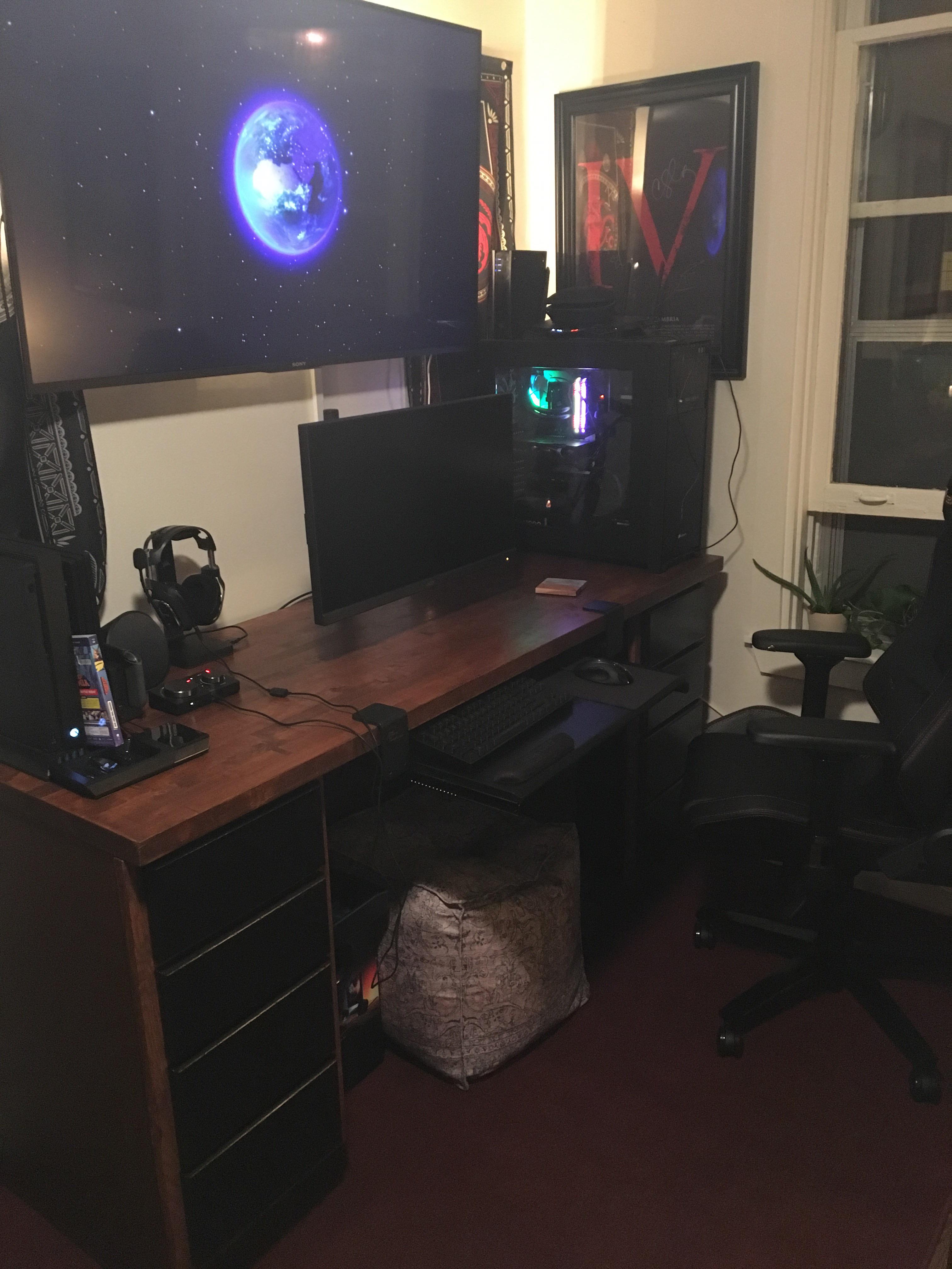 Updated set up and desk. There aren’t any IKEAs near me so I just made