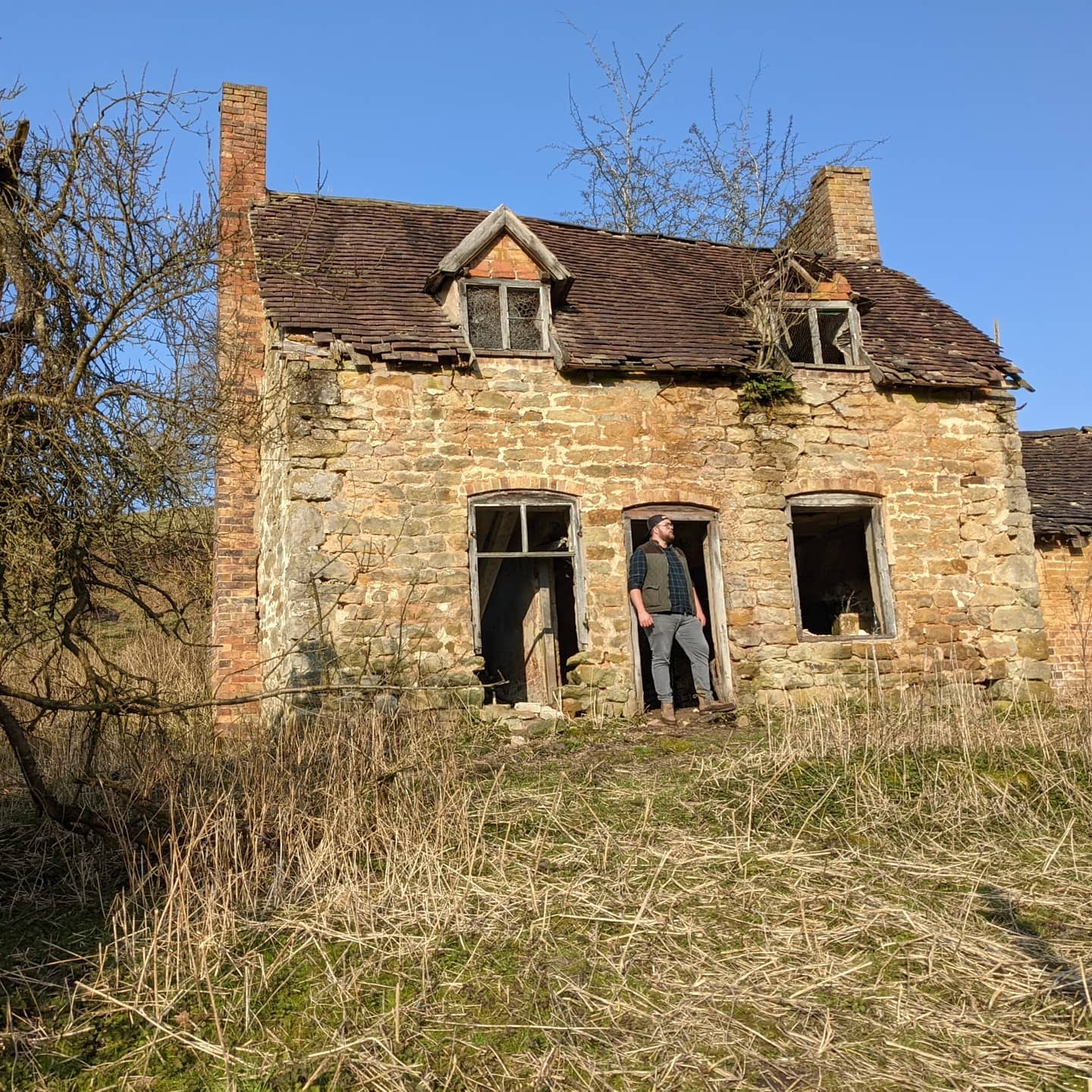 Abandoned 18th century house in England. r/urbanexploration