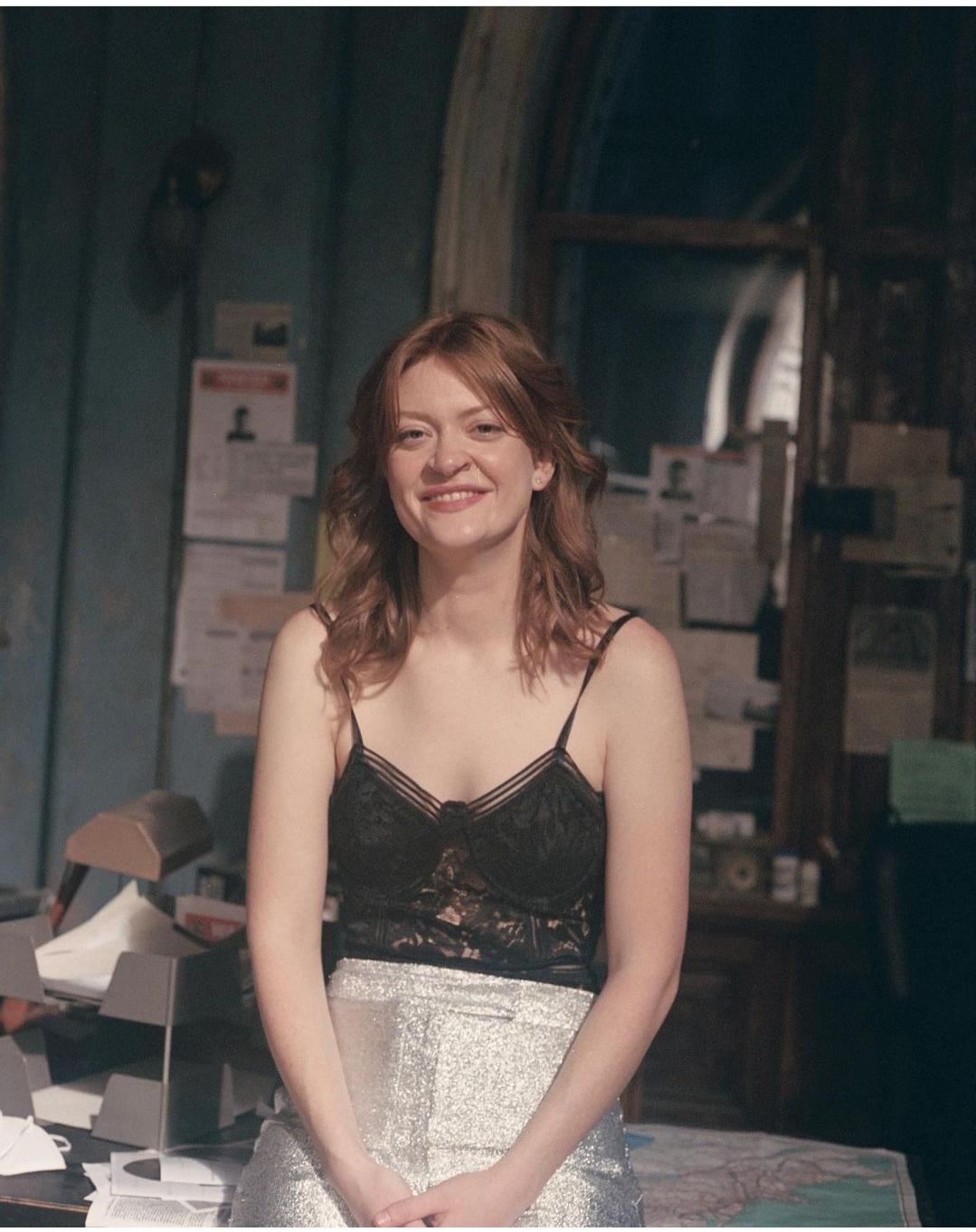 Colby Minifie : CelebsWithPetiteTits