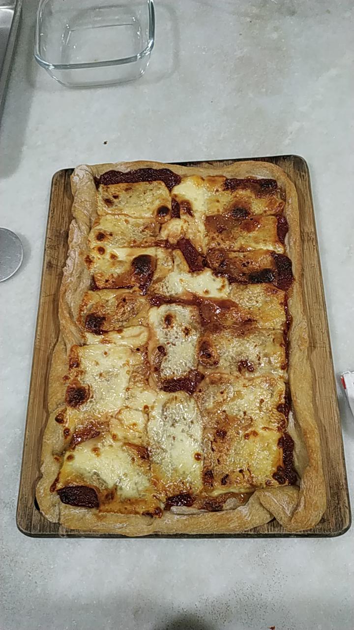 Got bored of making the usual cheese and pepperoni so i replaced the