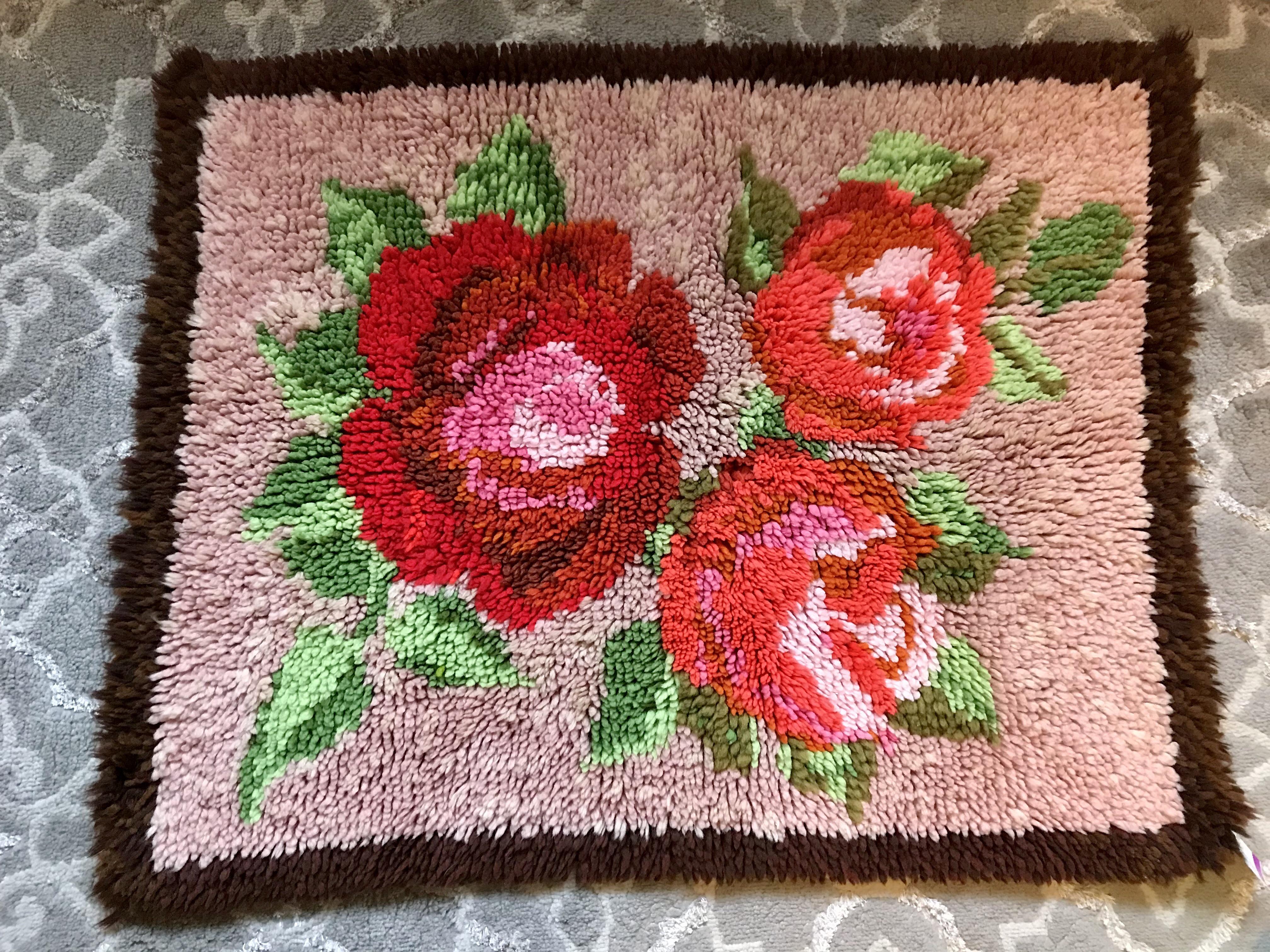Vintage latch hook rug! r/ThriftStoreHauls