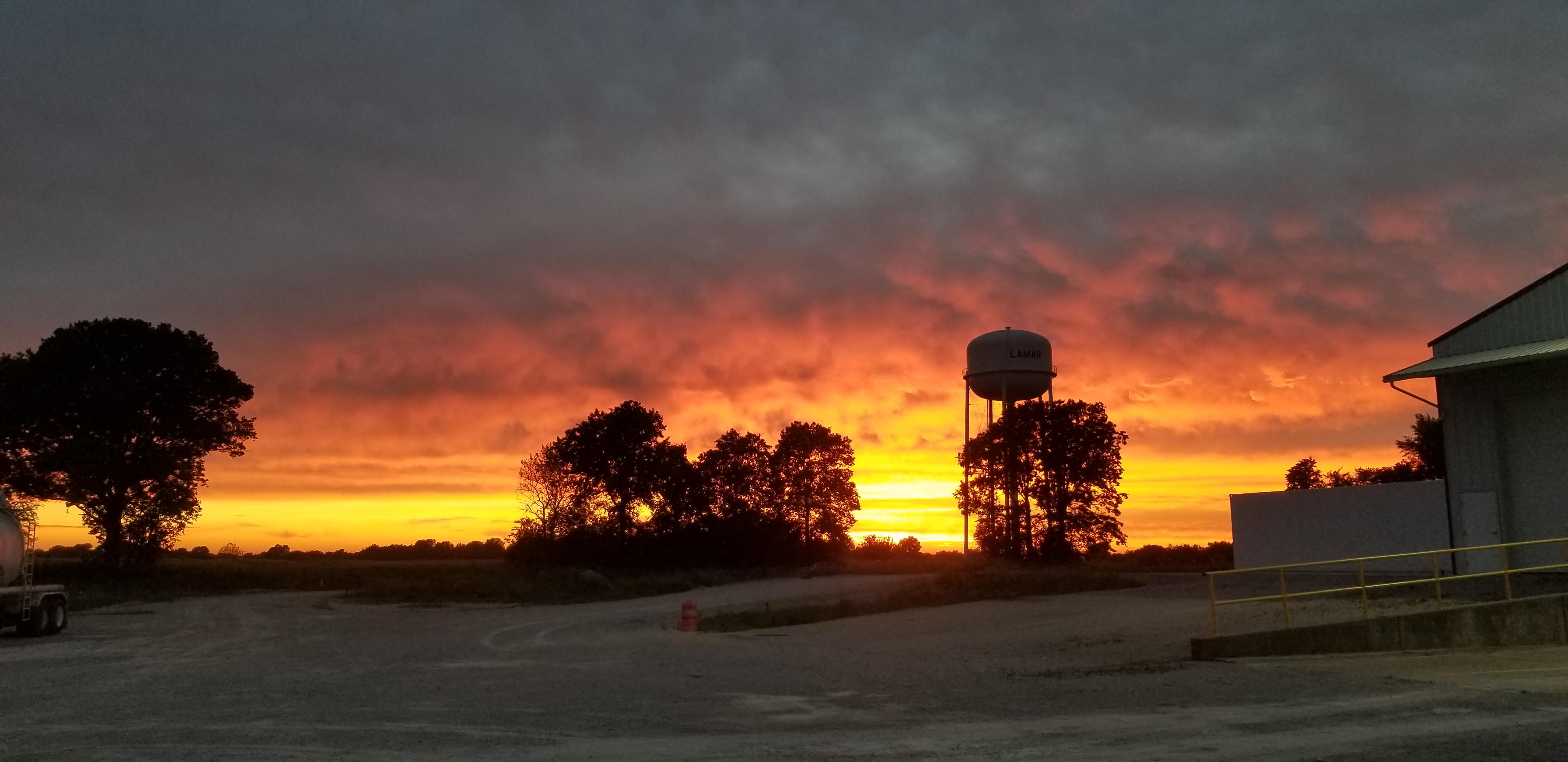 Lamar Mo. sunset r/pics
