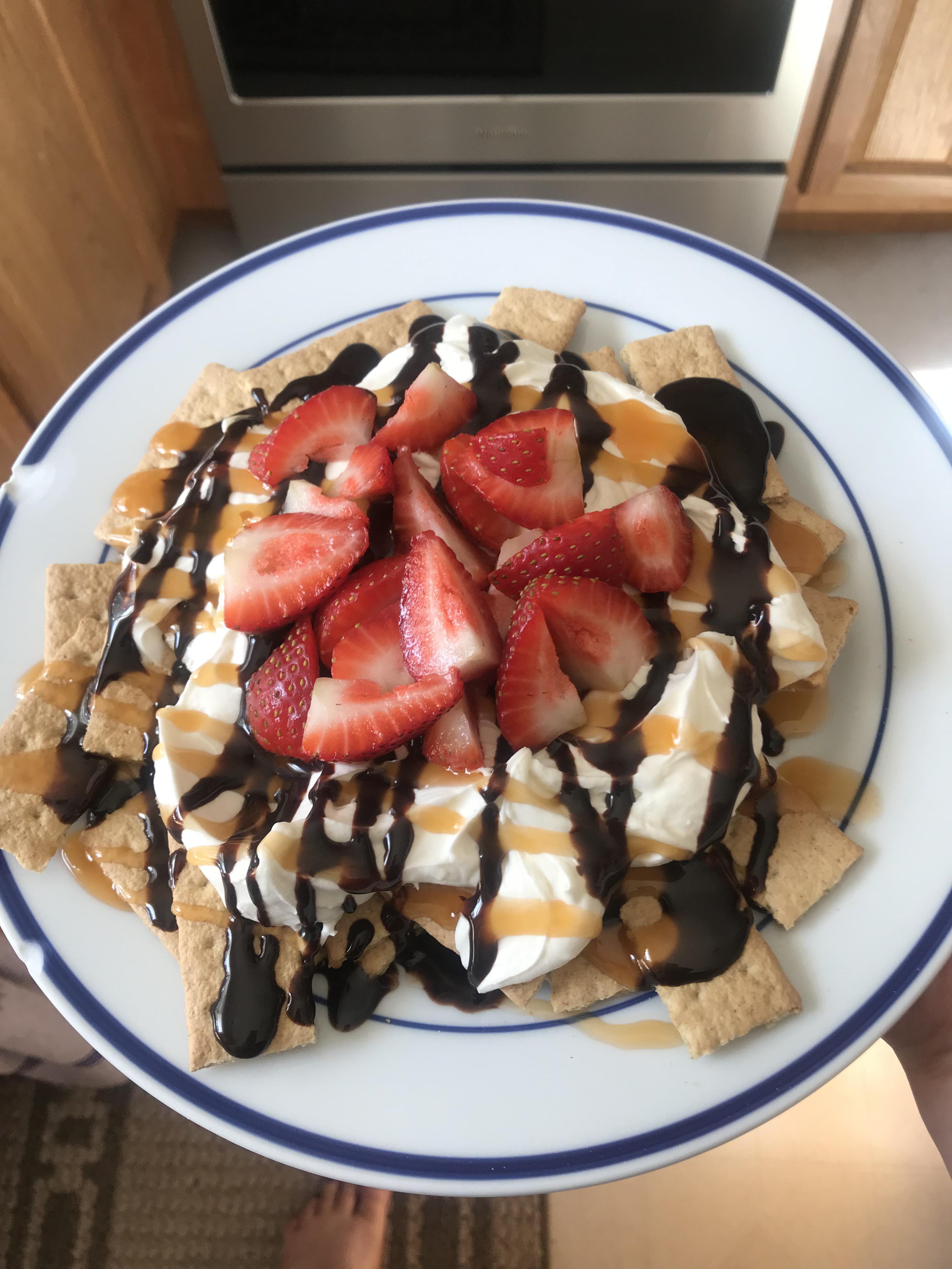 Not super fancy, but here’s my cheesecake ‘nachos’. Graham crackers