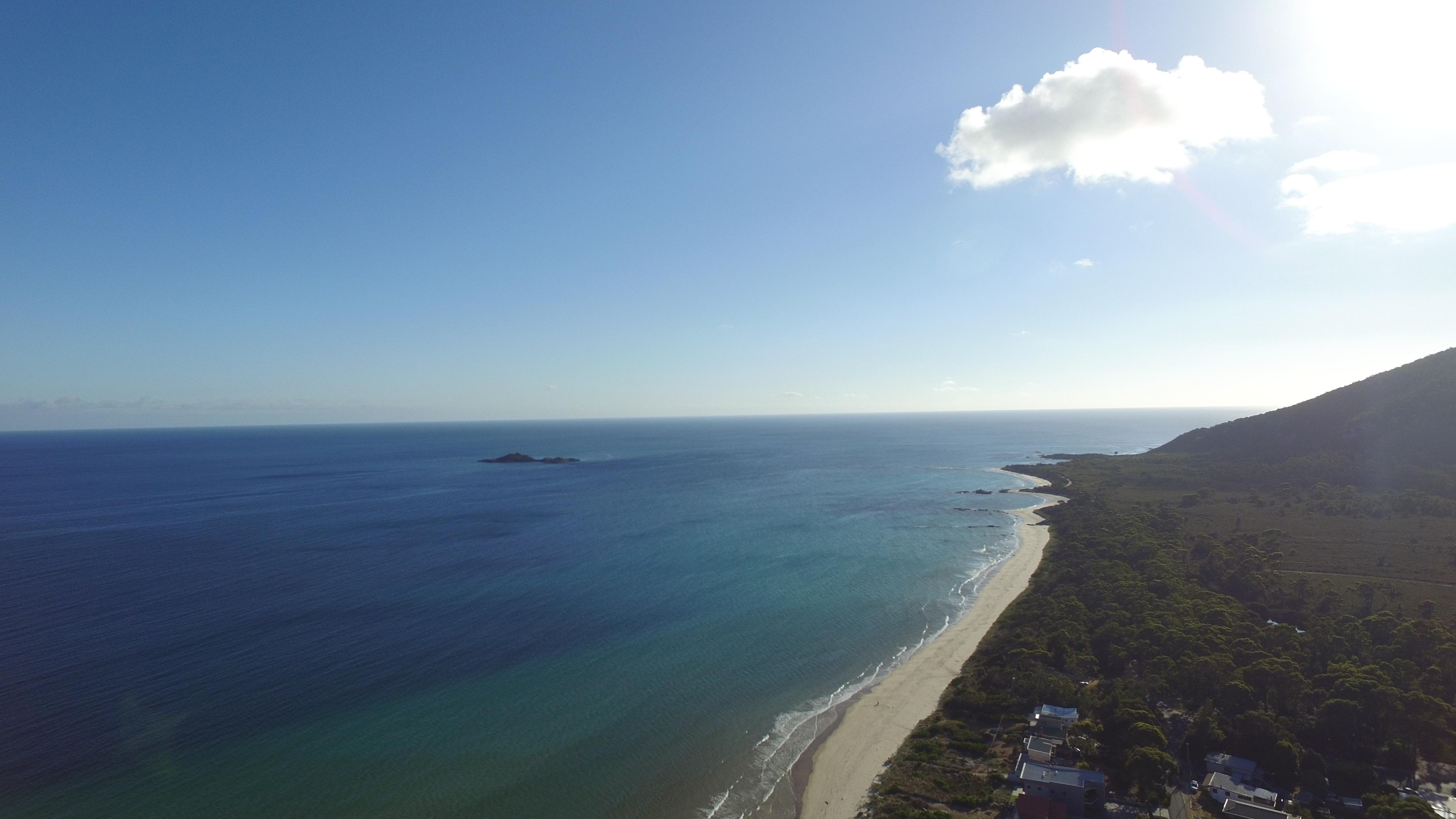 Sandy beach, Tasmania [1920/1080] [OC] Photo by drone r/EarthPorn