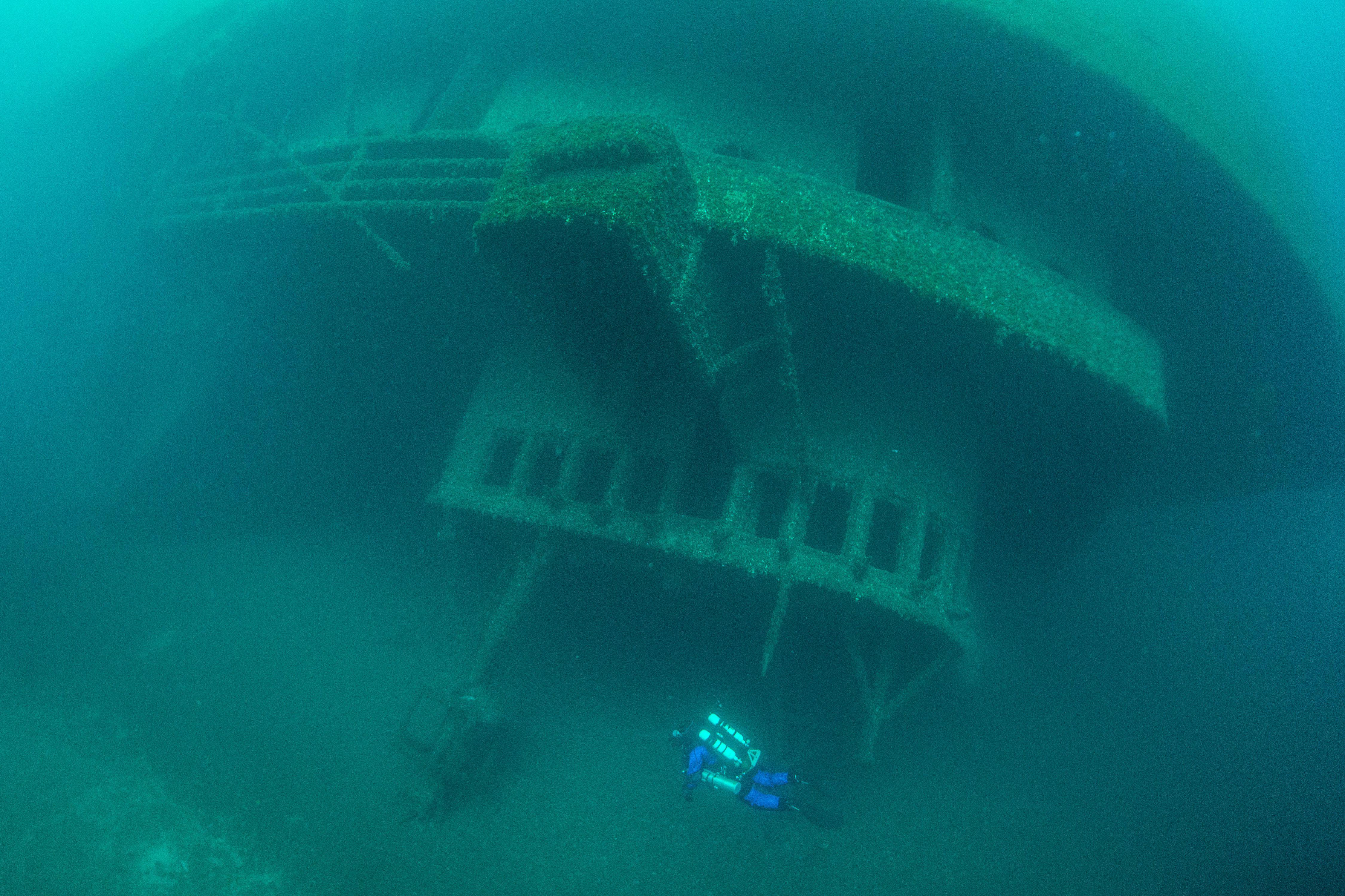 Wreck in Lake Michigan r/submechanophobia