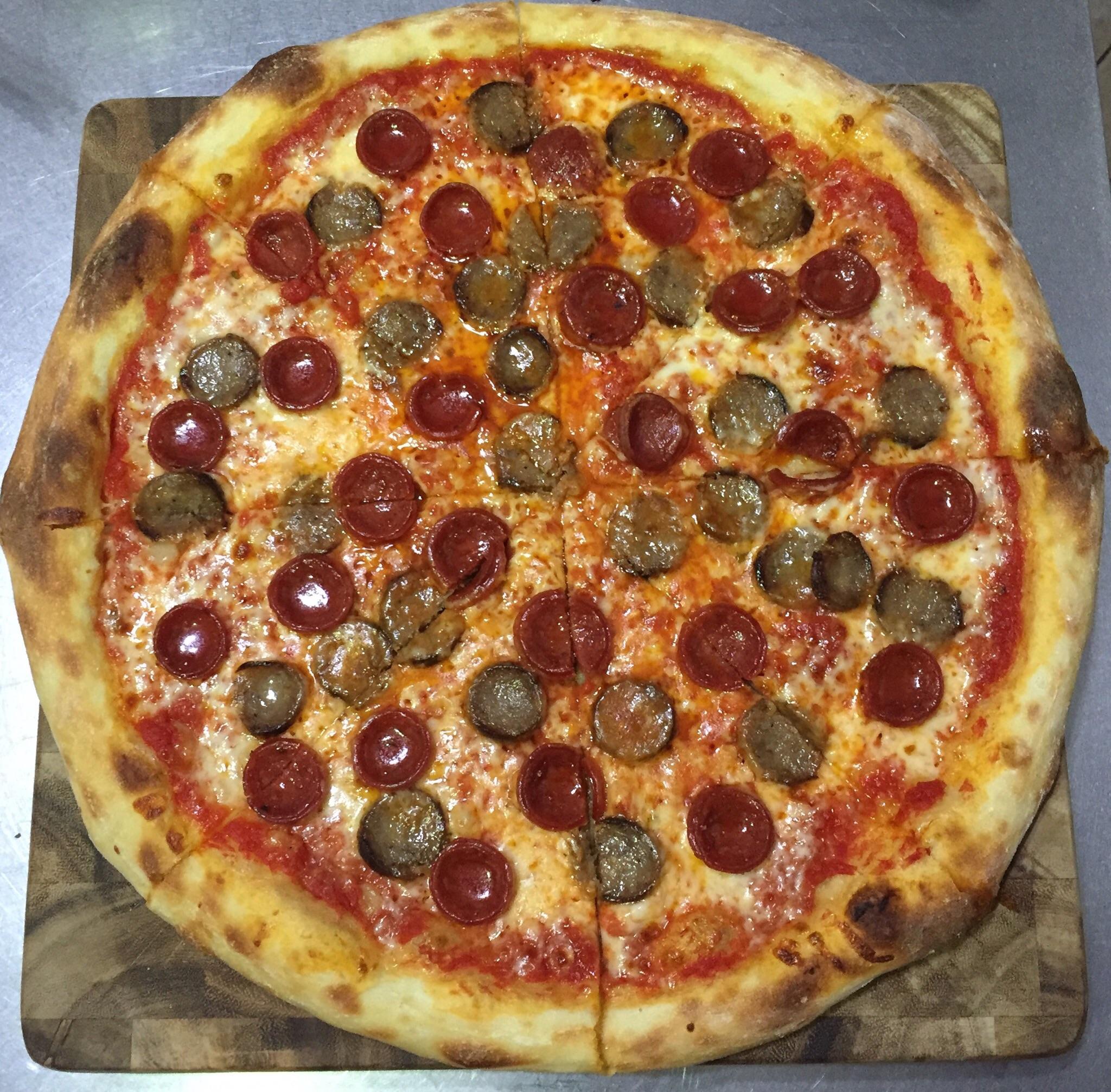 Sausage and pepperoni r/Pizza