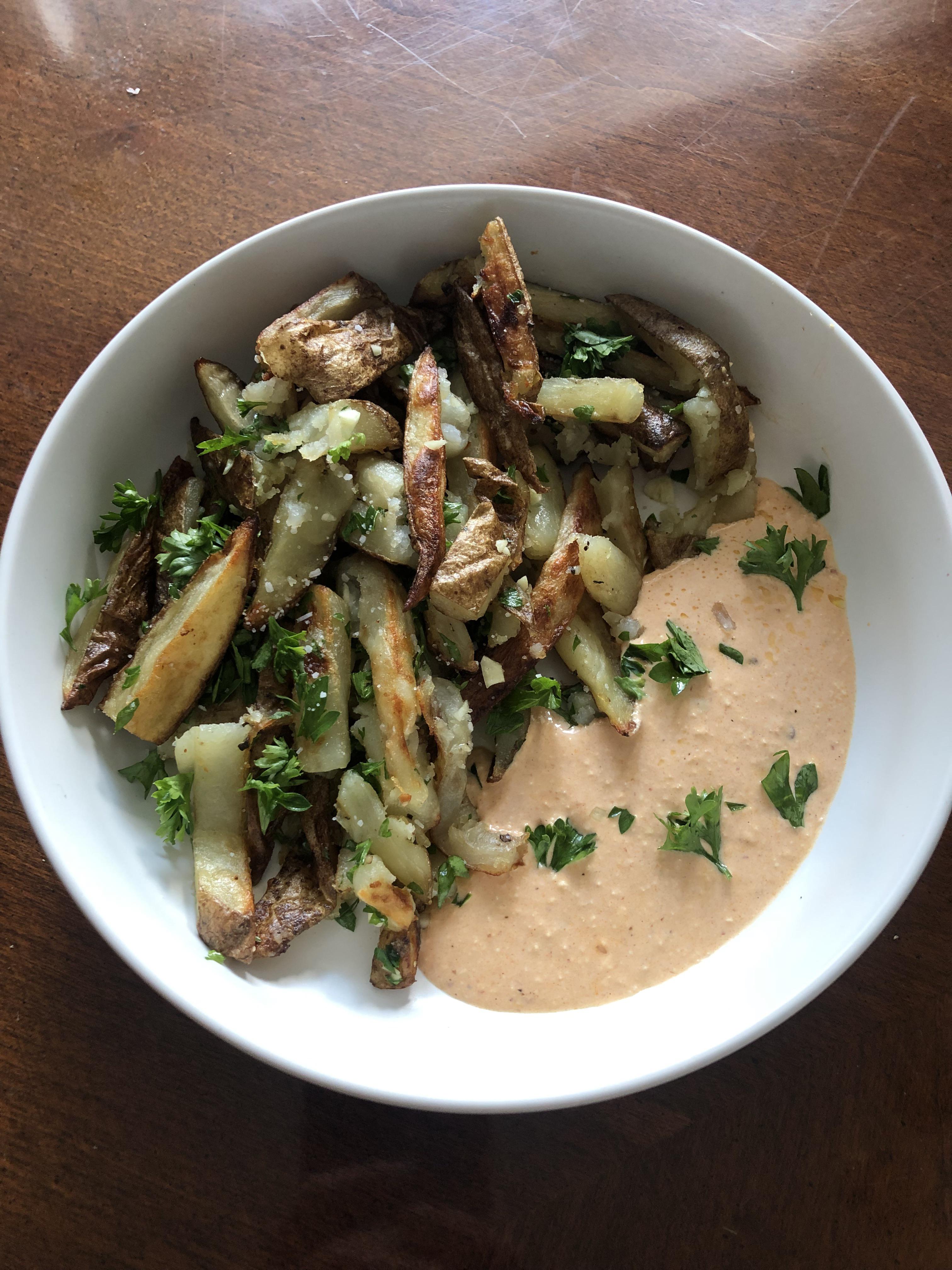 BA’s San Francisco Garlic Fries With a Side of Molly’s Chipotle Lime