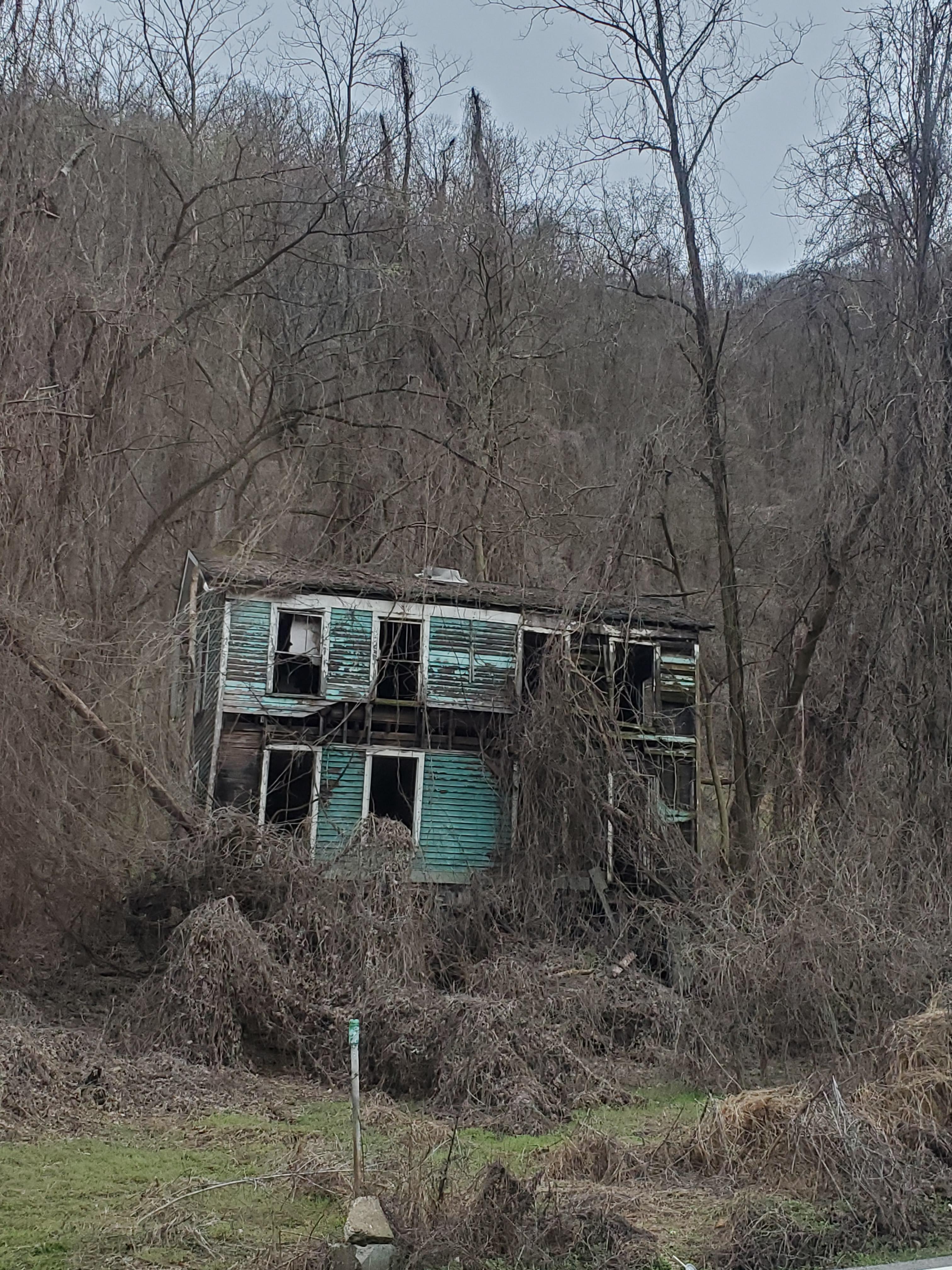 Abandoned house in West Virginia r/AbandonedPorn