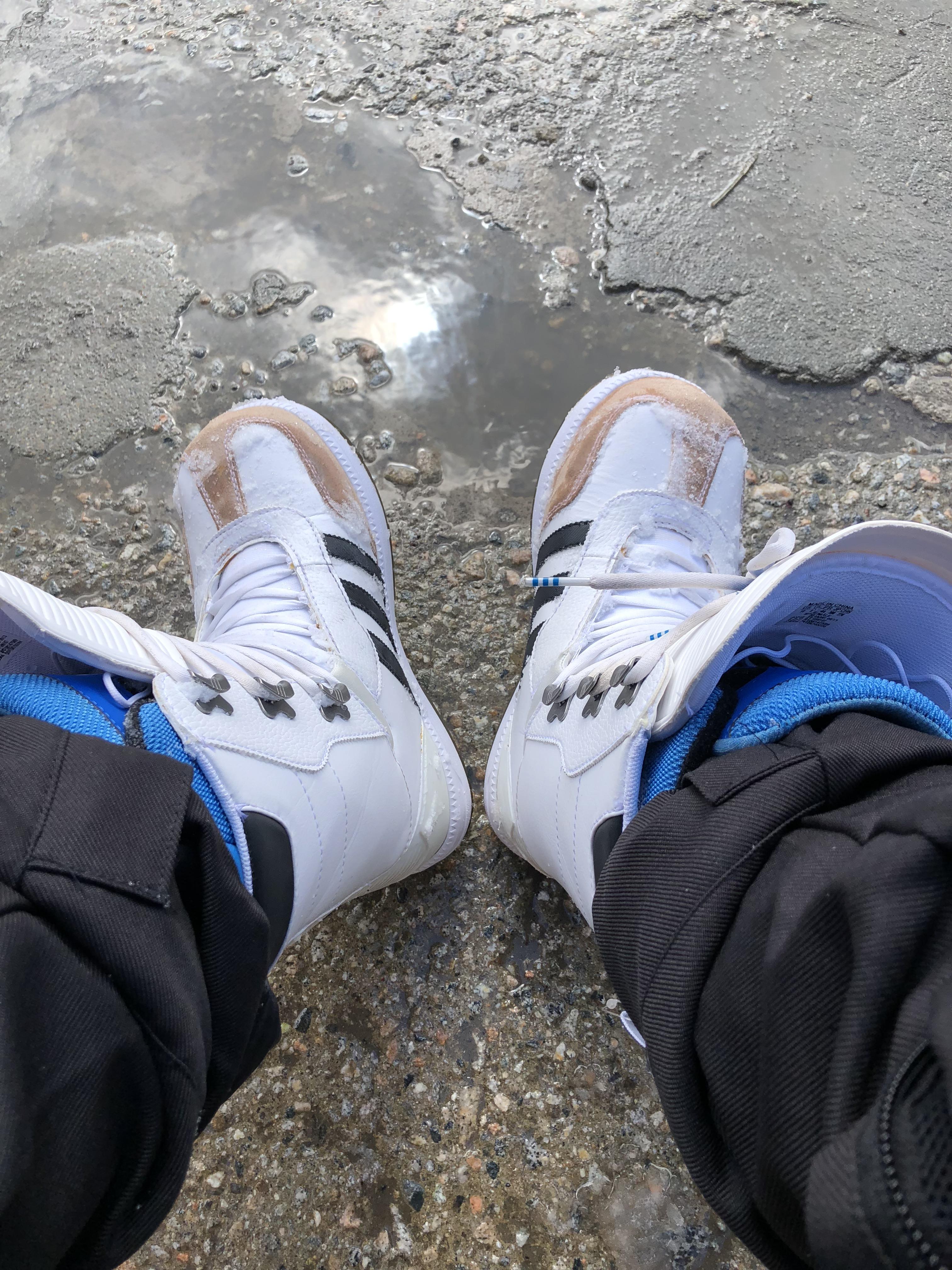 Sneakerhead + Snowboarding r/Sneakers
