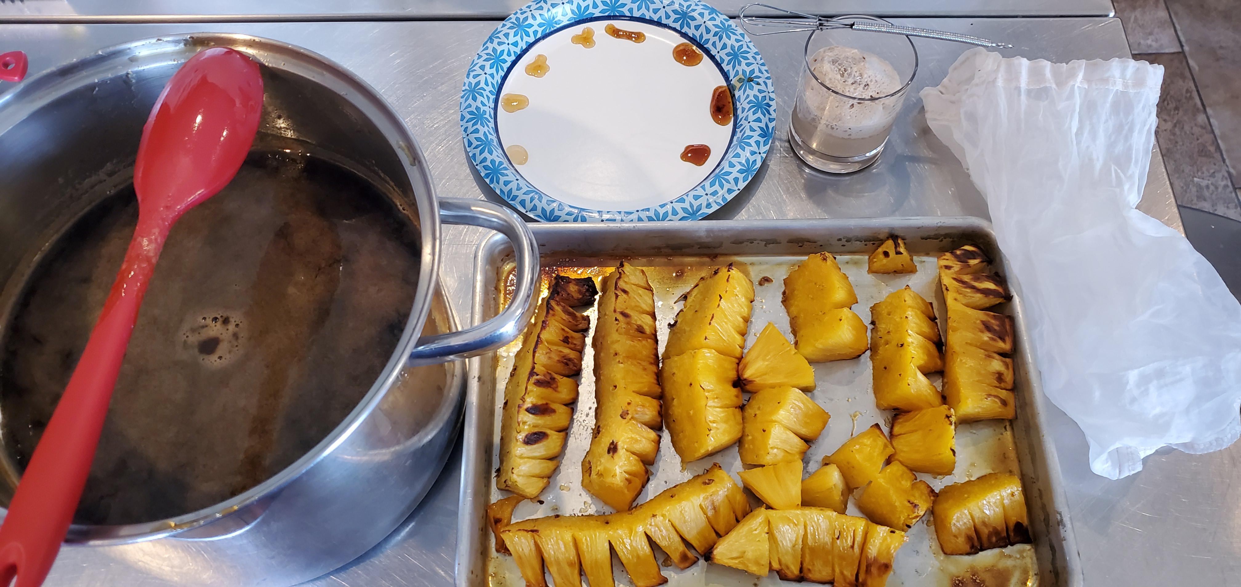 Converting a Portuguese dessert into a mead. Starting with bochet honey and roasted pineapple