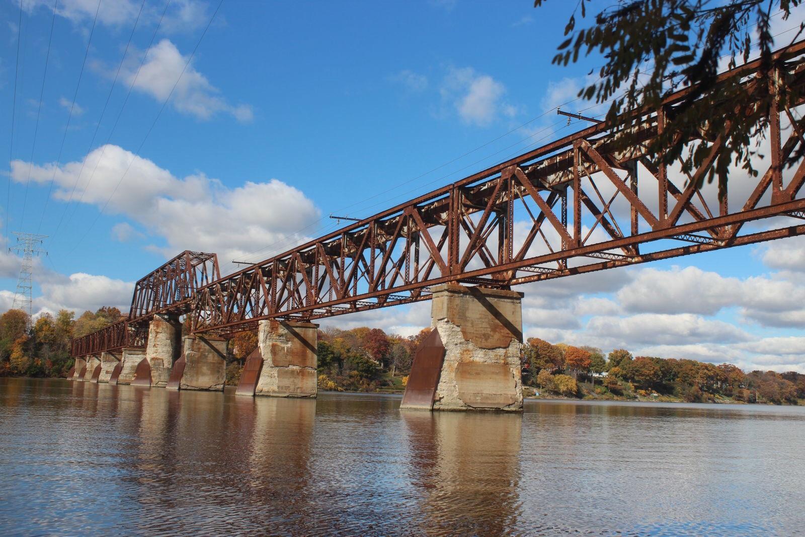 Maumee river railroad bridge, Maumee (Toledo) OH. Built 1902, last used