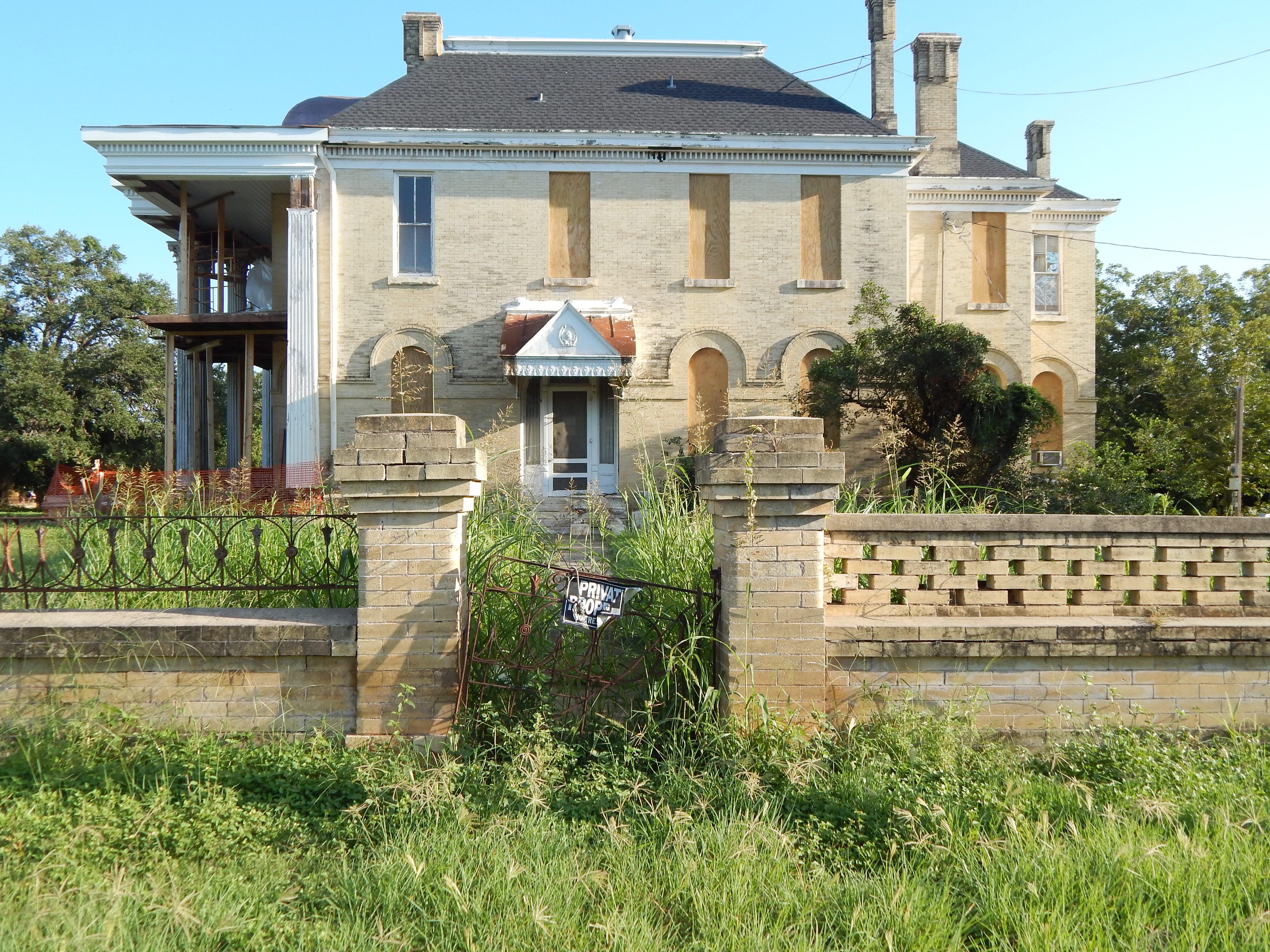 Abandoned Walnut Ridge Mansion located in Gonzales, Texas. (Note this