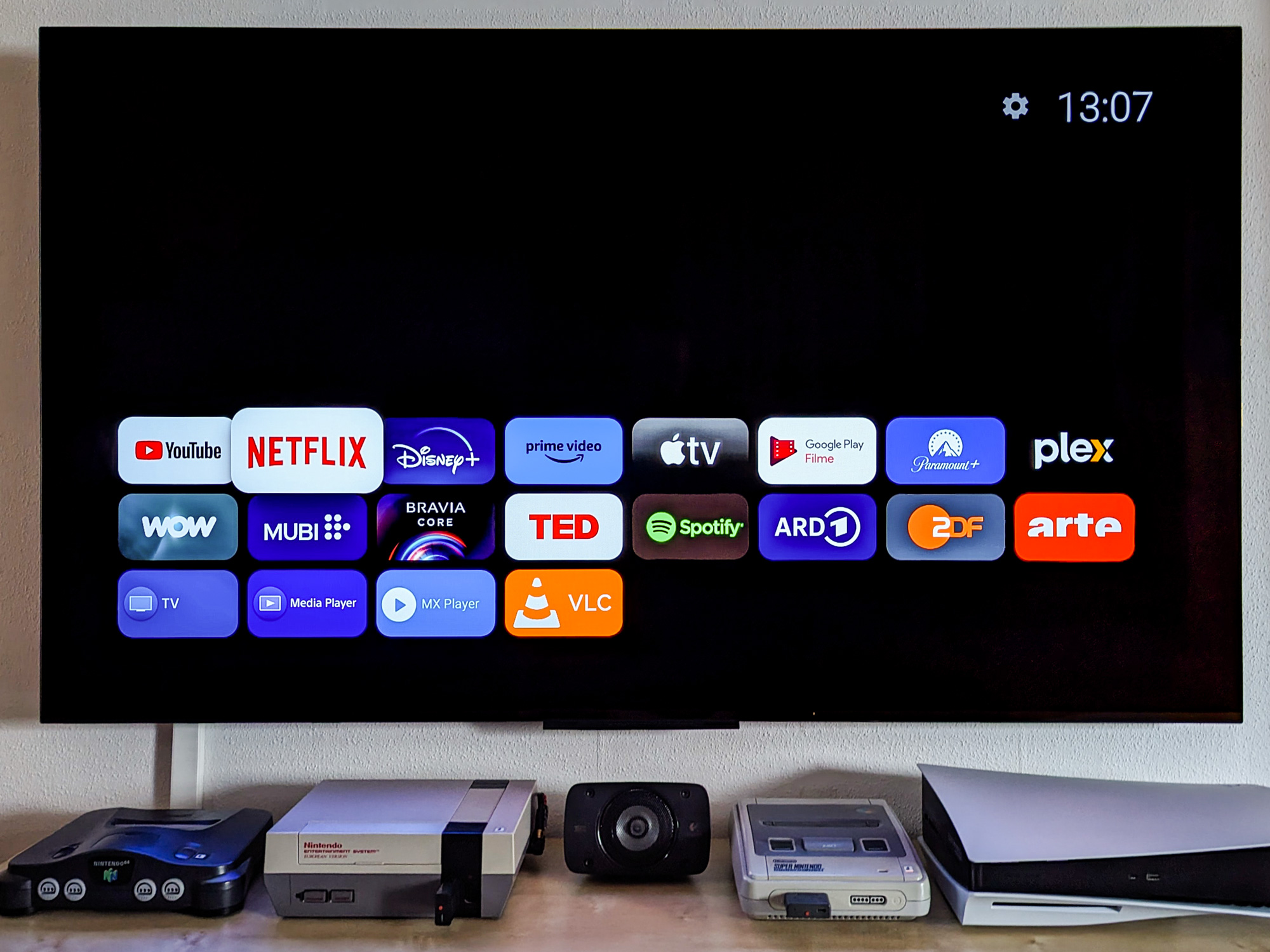 Finally a clean homescreen on my Android / Google TV! The free app is