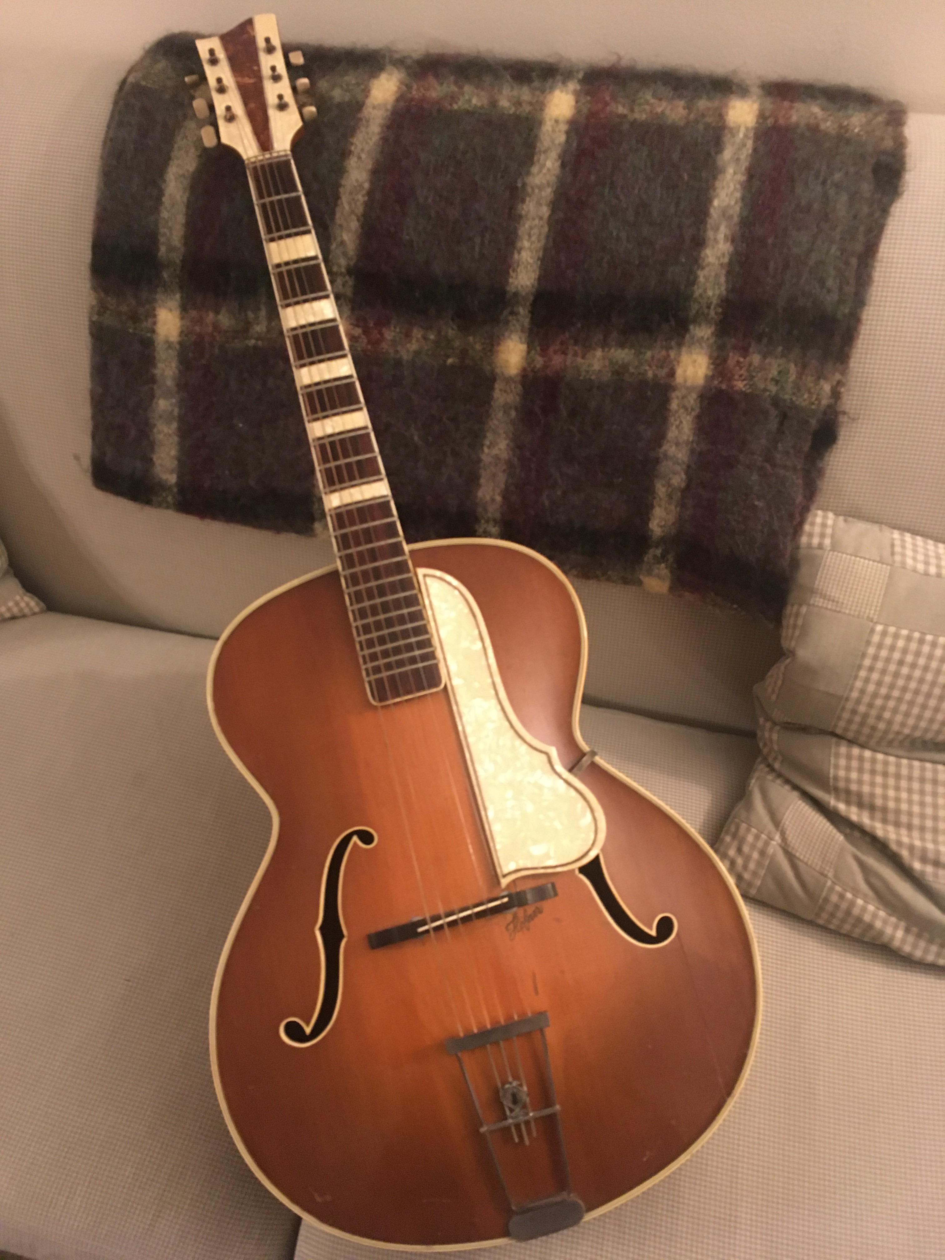 Bought this guitar today! 1952 Höfner President acoustic archtop r