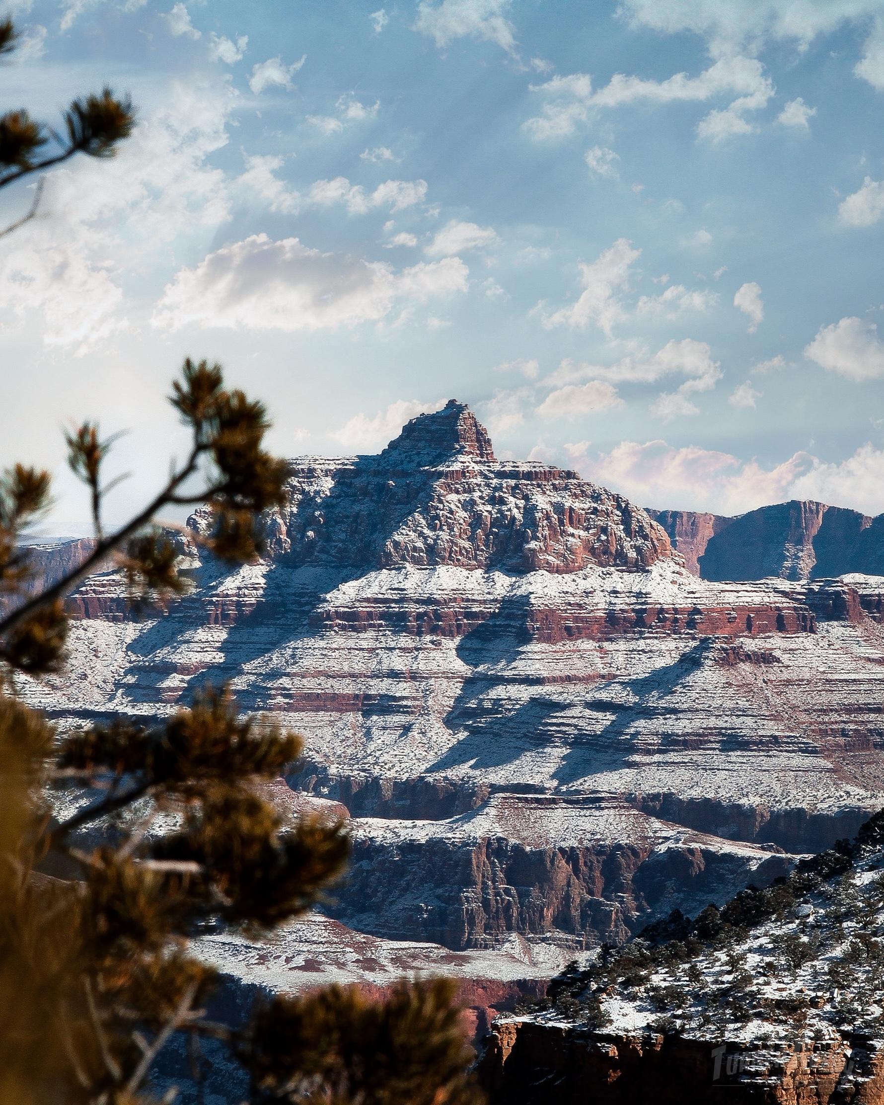 Ended our road trip at a cold, snowy Grand Canyon r/roadtrip