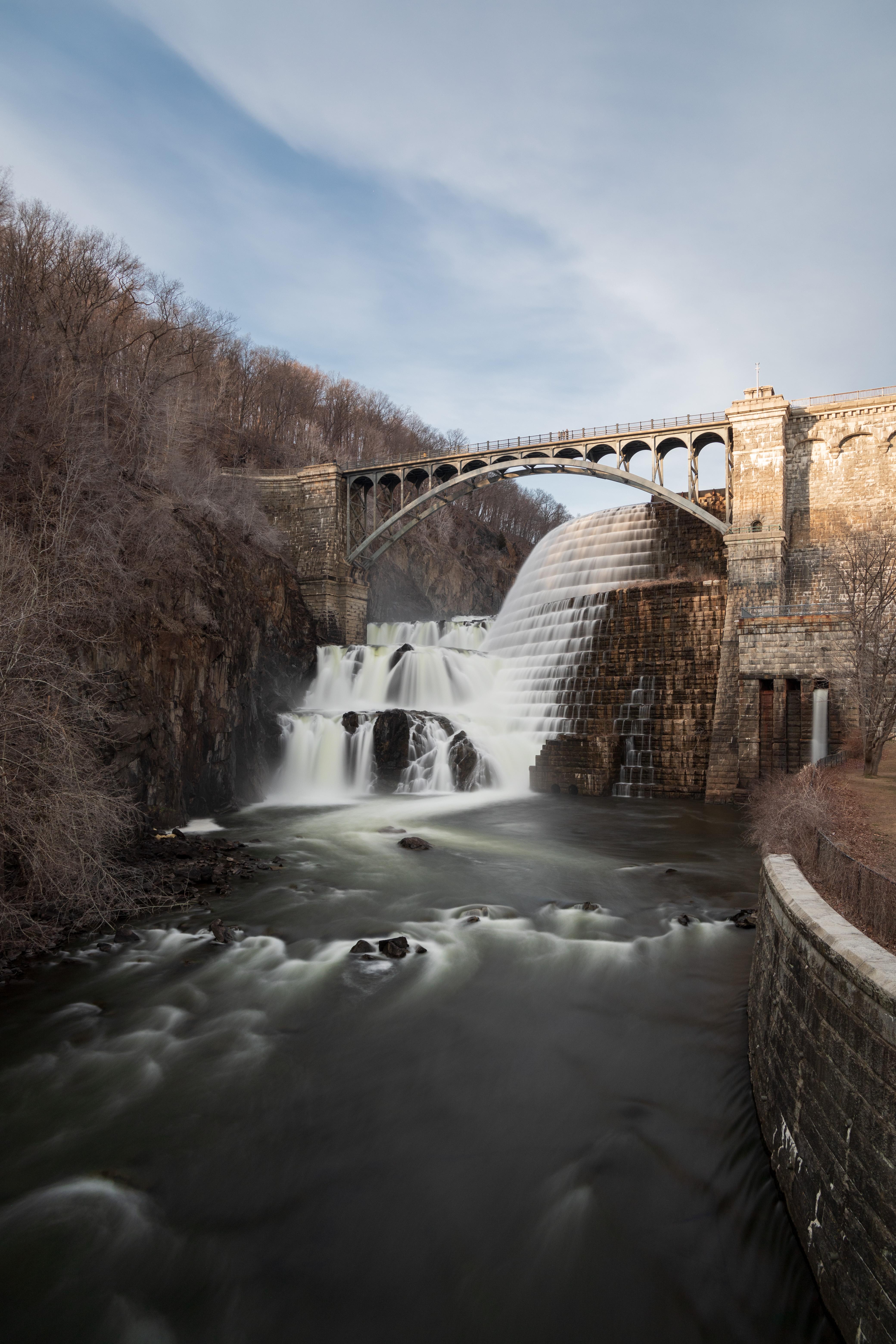 New Croton Dam, HudsononCroton, NY [OC][4160x6240] r/ExposurePorn