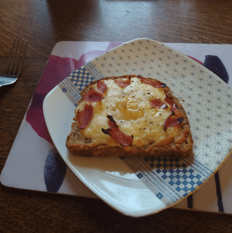 Cheese, Egg and Ham on Toast, done in the oven for 15 minutes r/cheesey