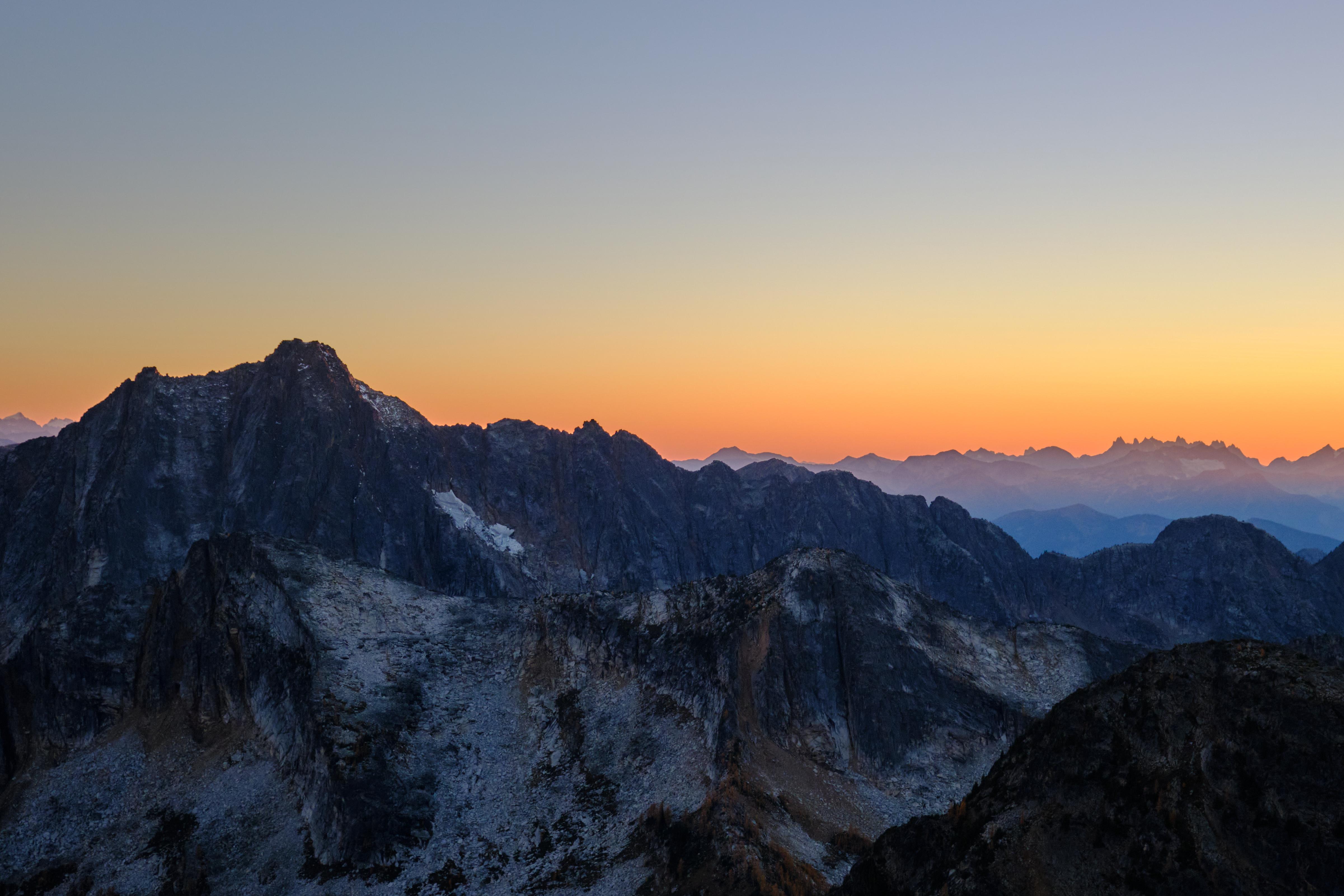 Sunset from Frosty Mountain, Manning Park, British Columbia [OC] r