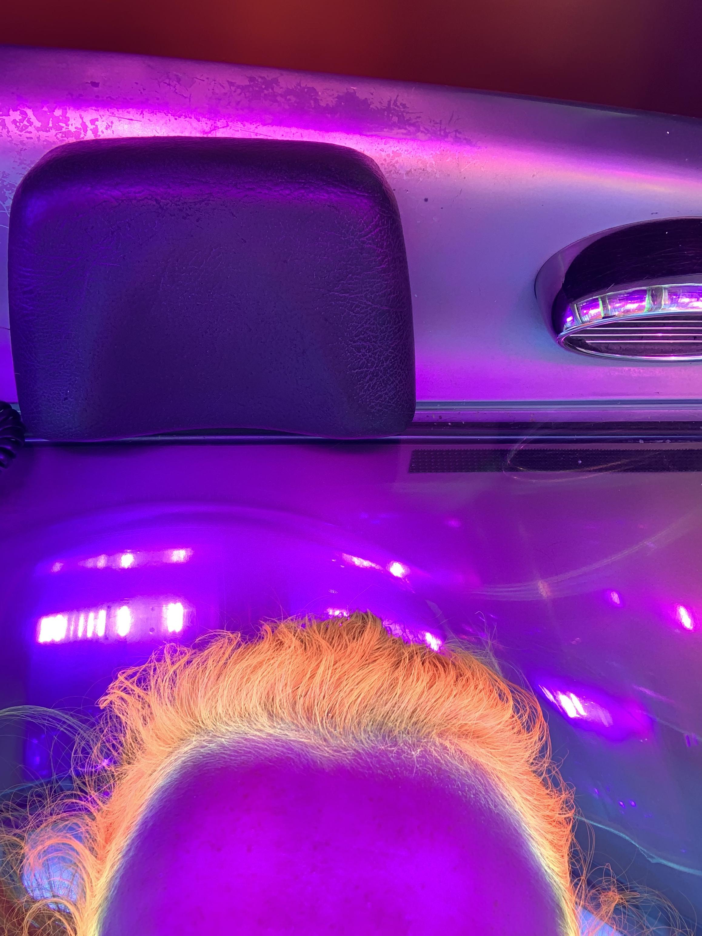 Just went on the sunbeds and my hair glows in UV light r