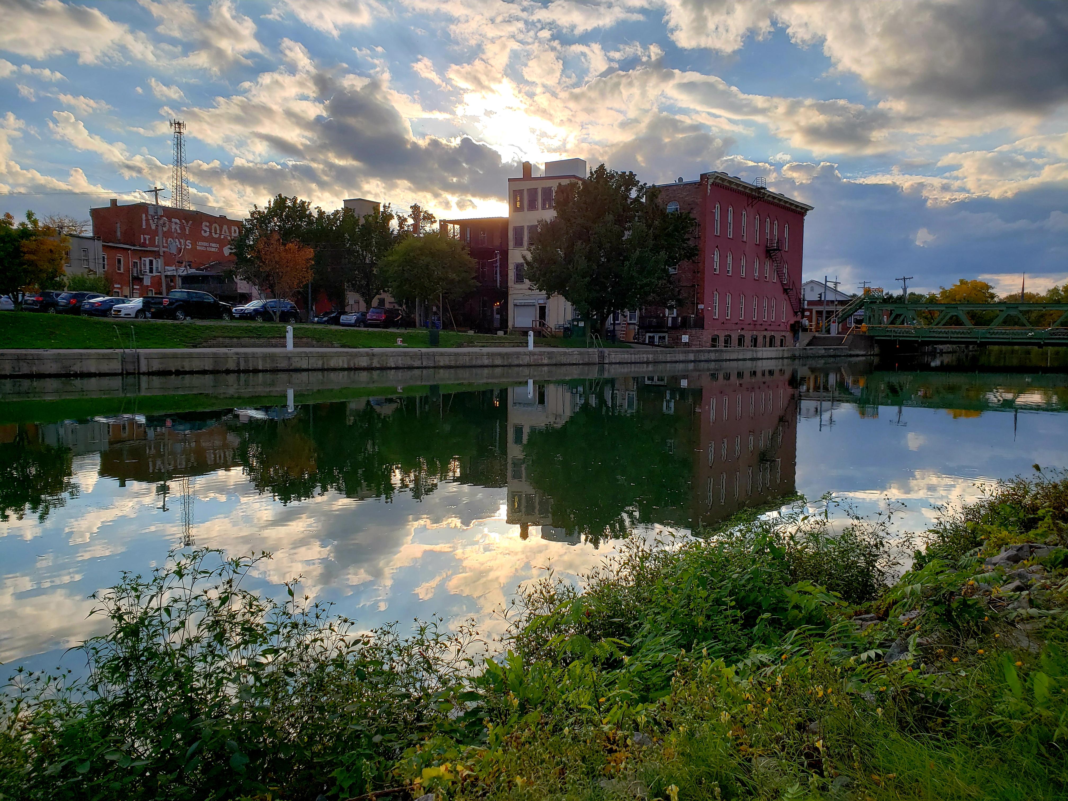 Walking the Erie Canal. Brockport, New York. r/pics