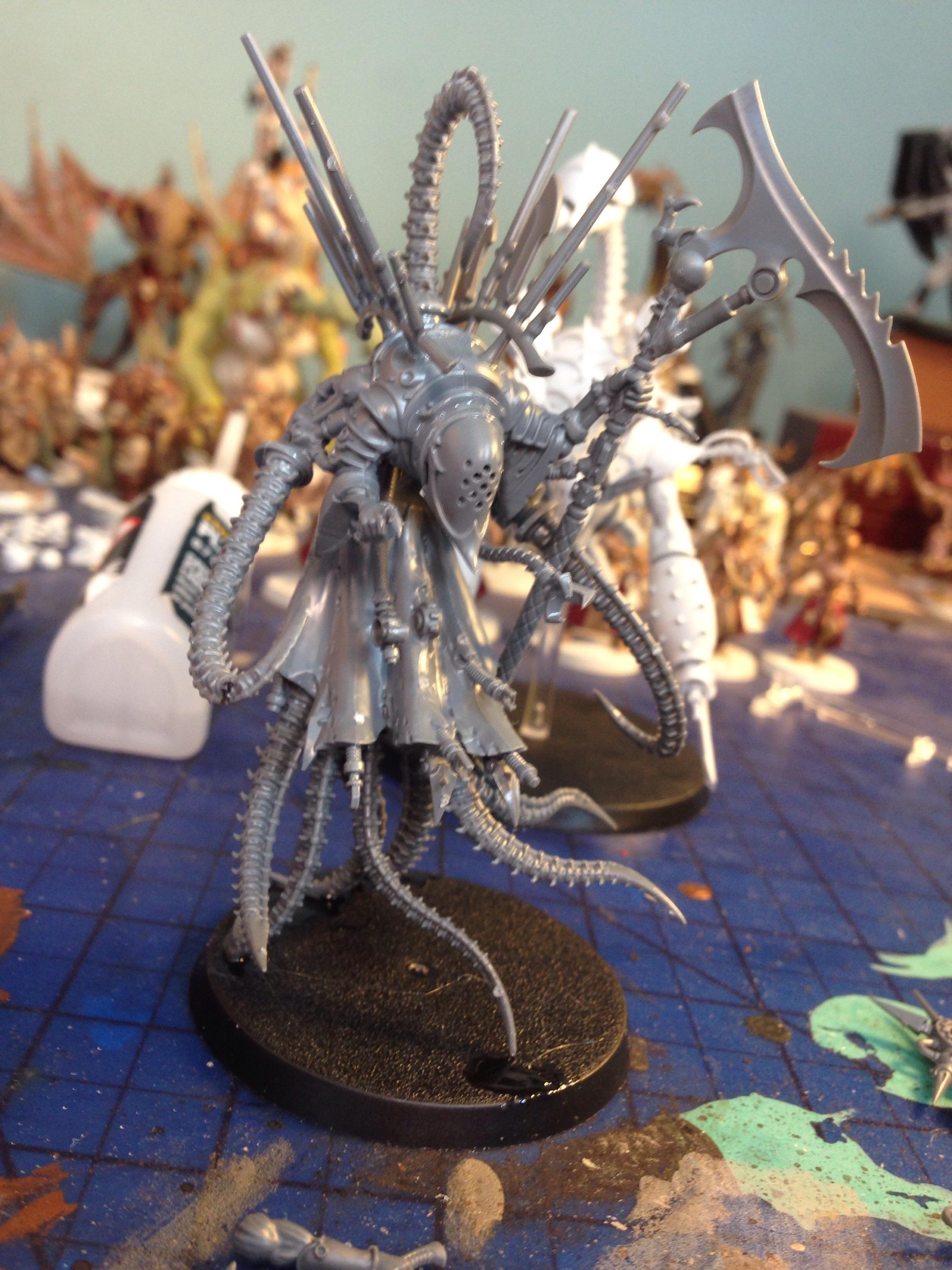 Inspired by u/NeoRevanchist, I decided to kitbash my own Haemonculi