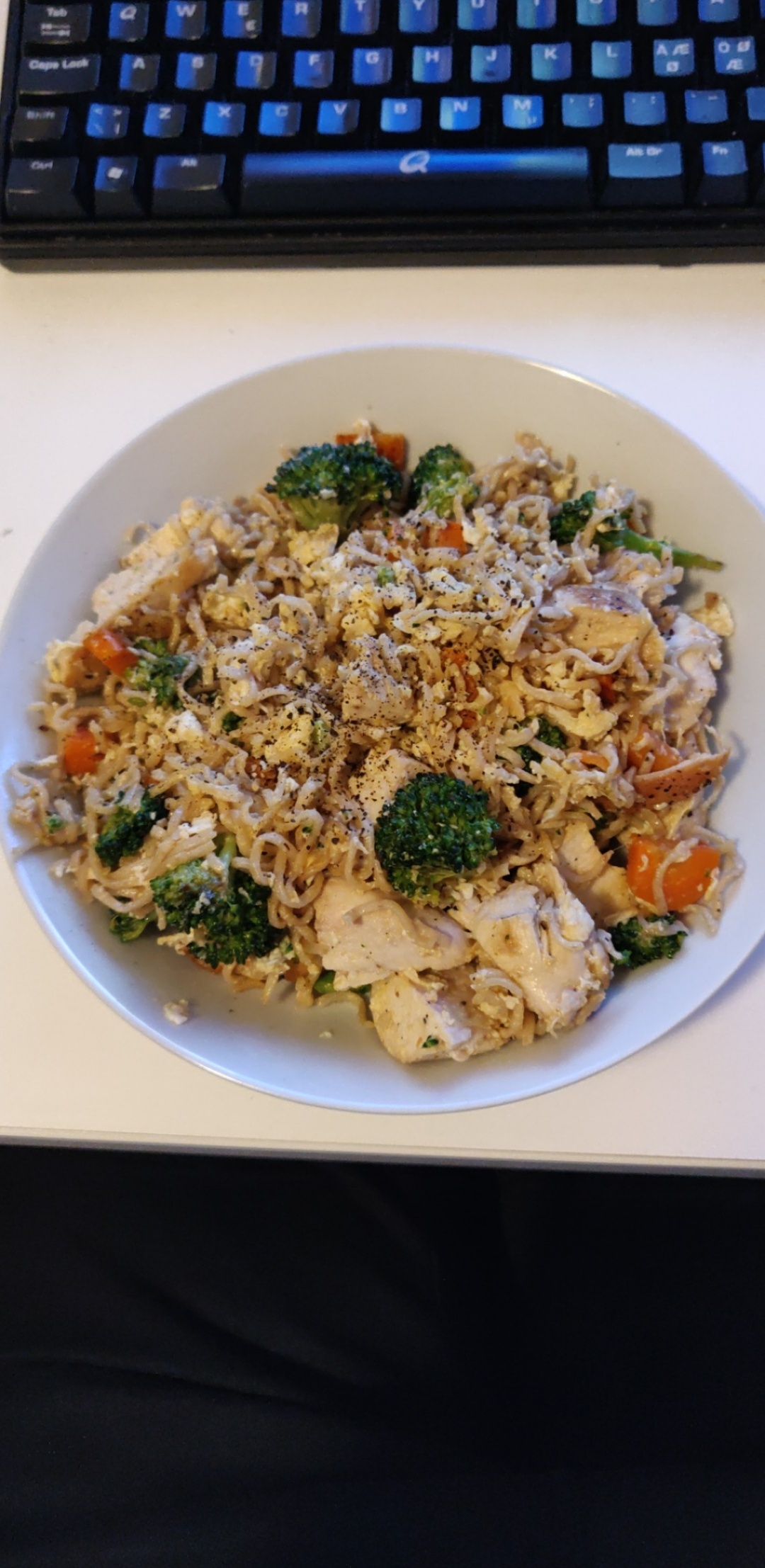 Chicken and egg fried noodles > 600 calories for the batch. r/1200isplenty