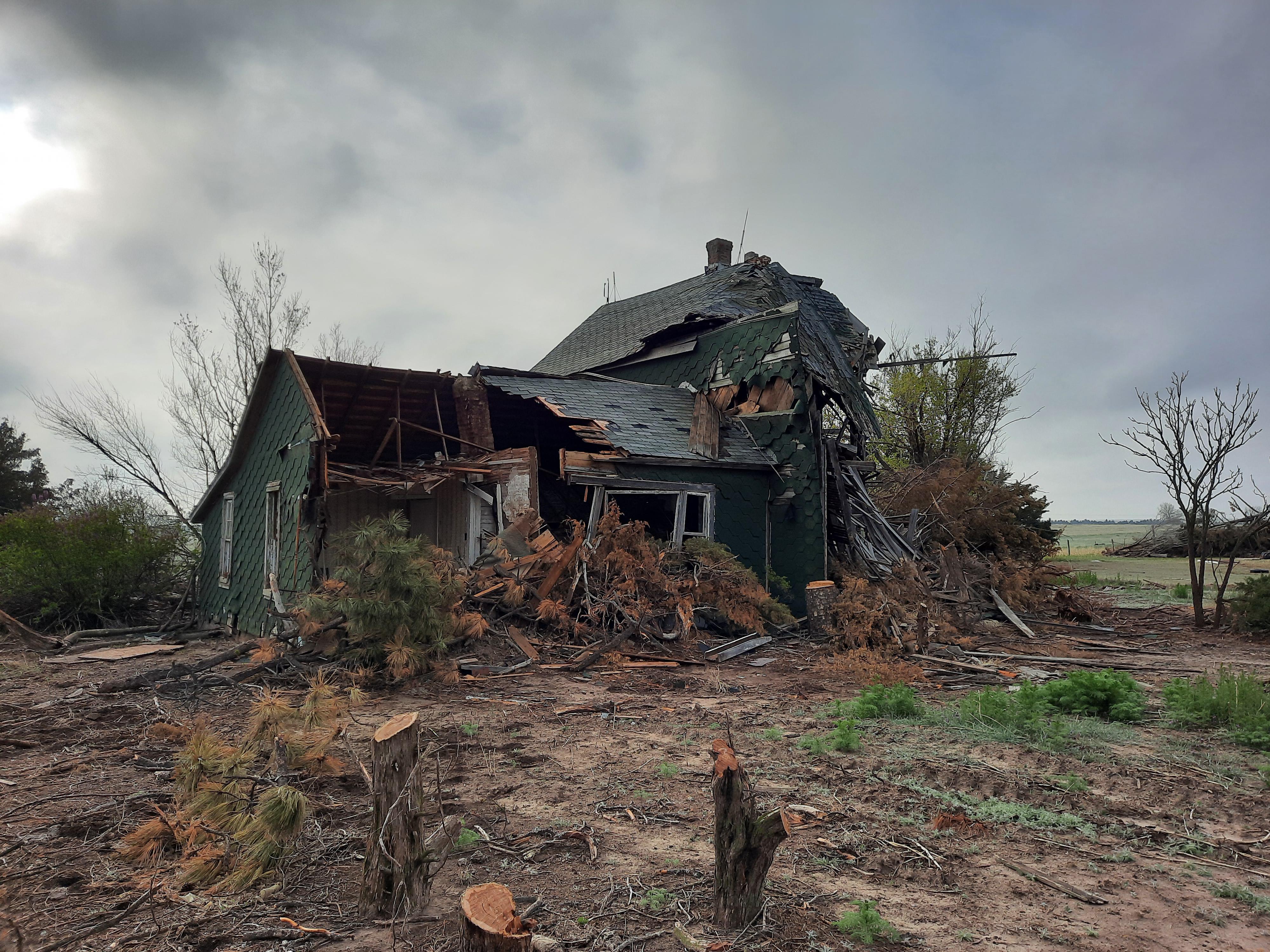Farmhouse in Ford County, Kansas r/AbandonedPorn