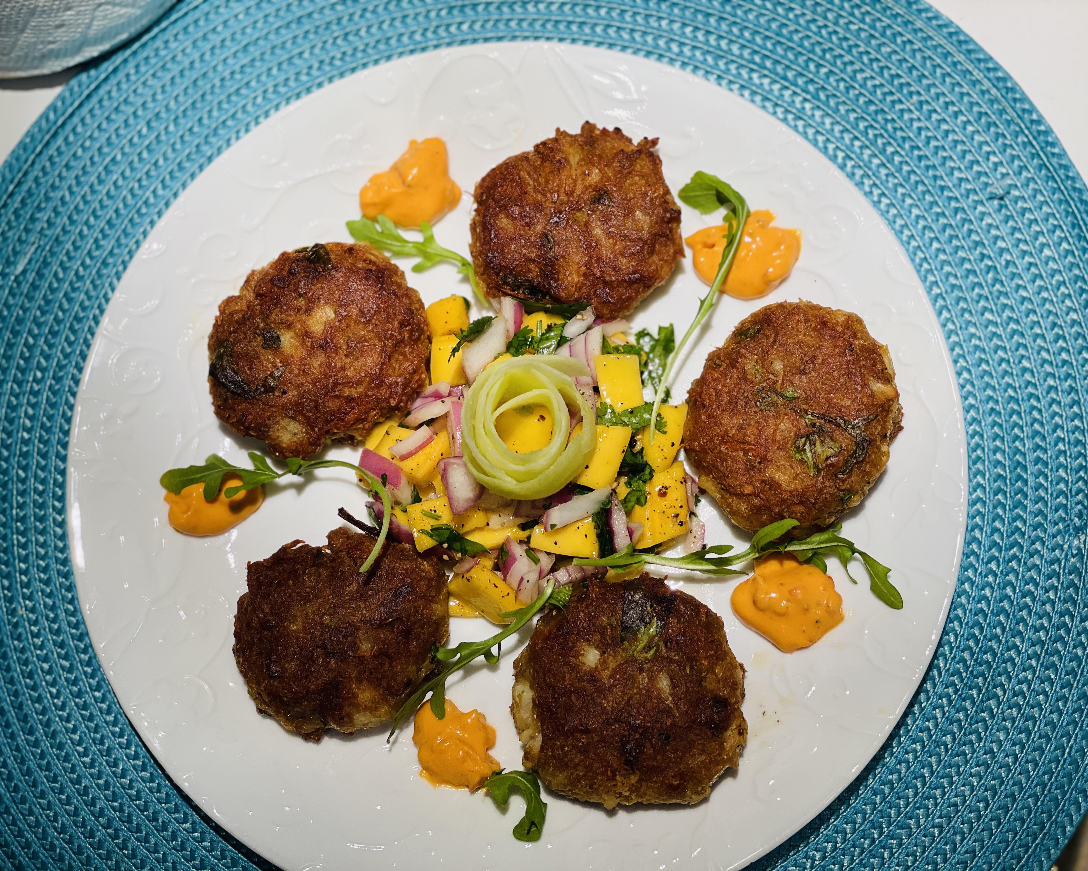 [I made] Dungeness crab cakes with mango salsa and spicy aioli r/FoodPorn