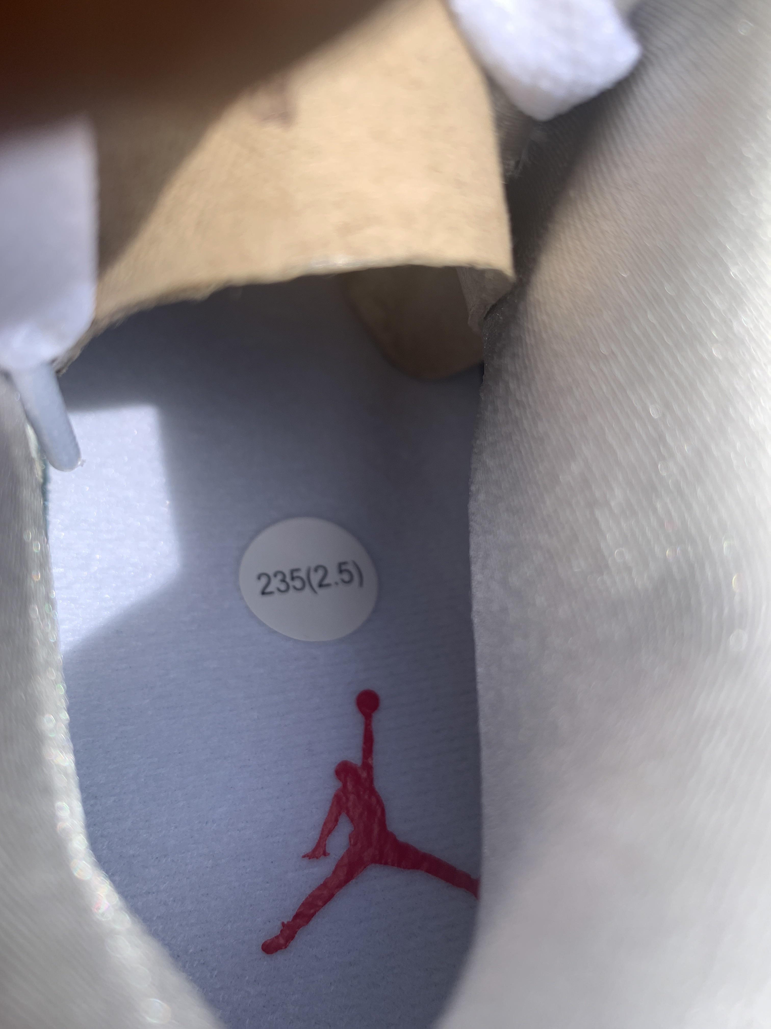 LC on this Jordan 4 Oreo Insole Sticker? It’s a UK 4.5 (GS). Should it